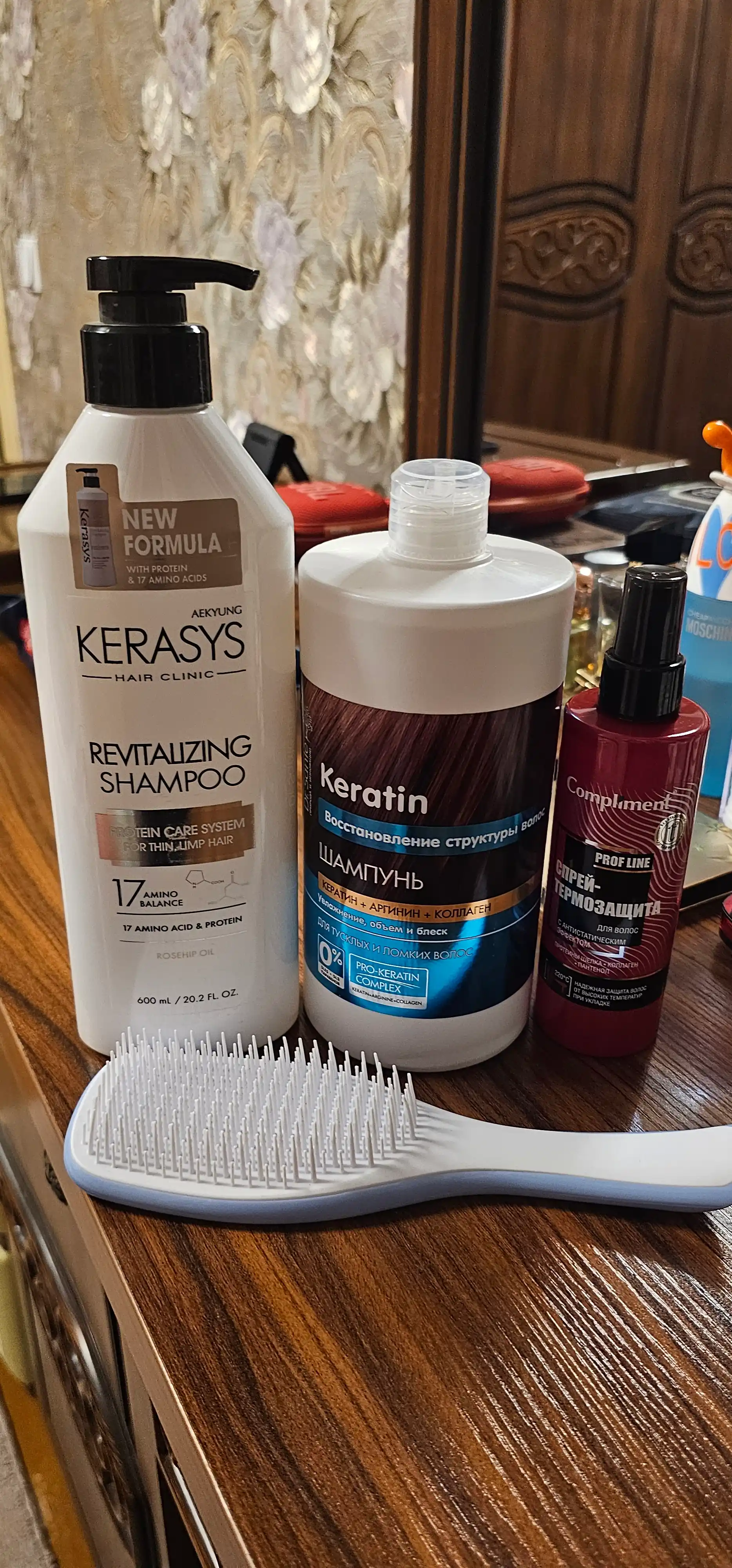 Sochlar uchun termal himoya qiluvchi antistatik ta'sirga ega Compliment spreyi,  200 ml
