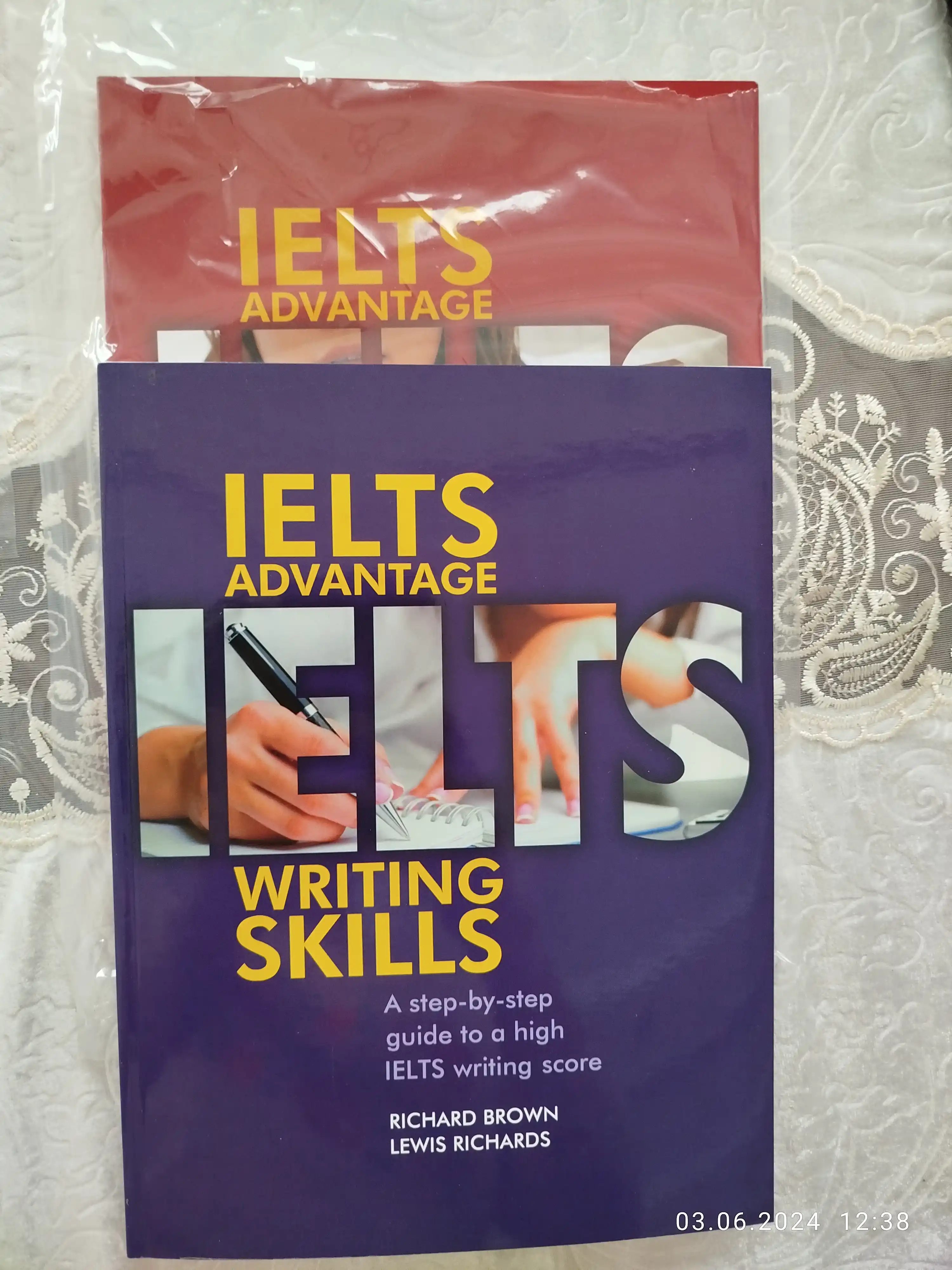 IELTS Advantage Writing Skills: A step-by-step guide to a high IELTS writing score
