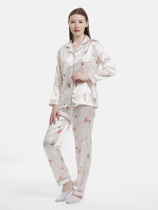 Ayollar uchun pijama to'plami