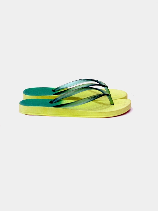Ayollar uchun och yashil rangli rezina slanslari Ipanema, Braziliya