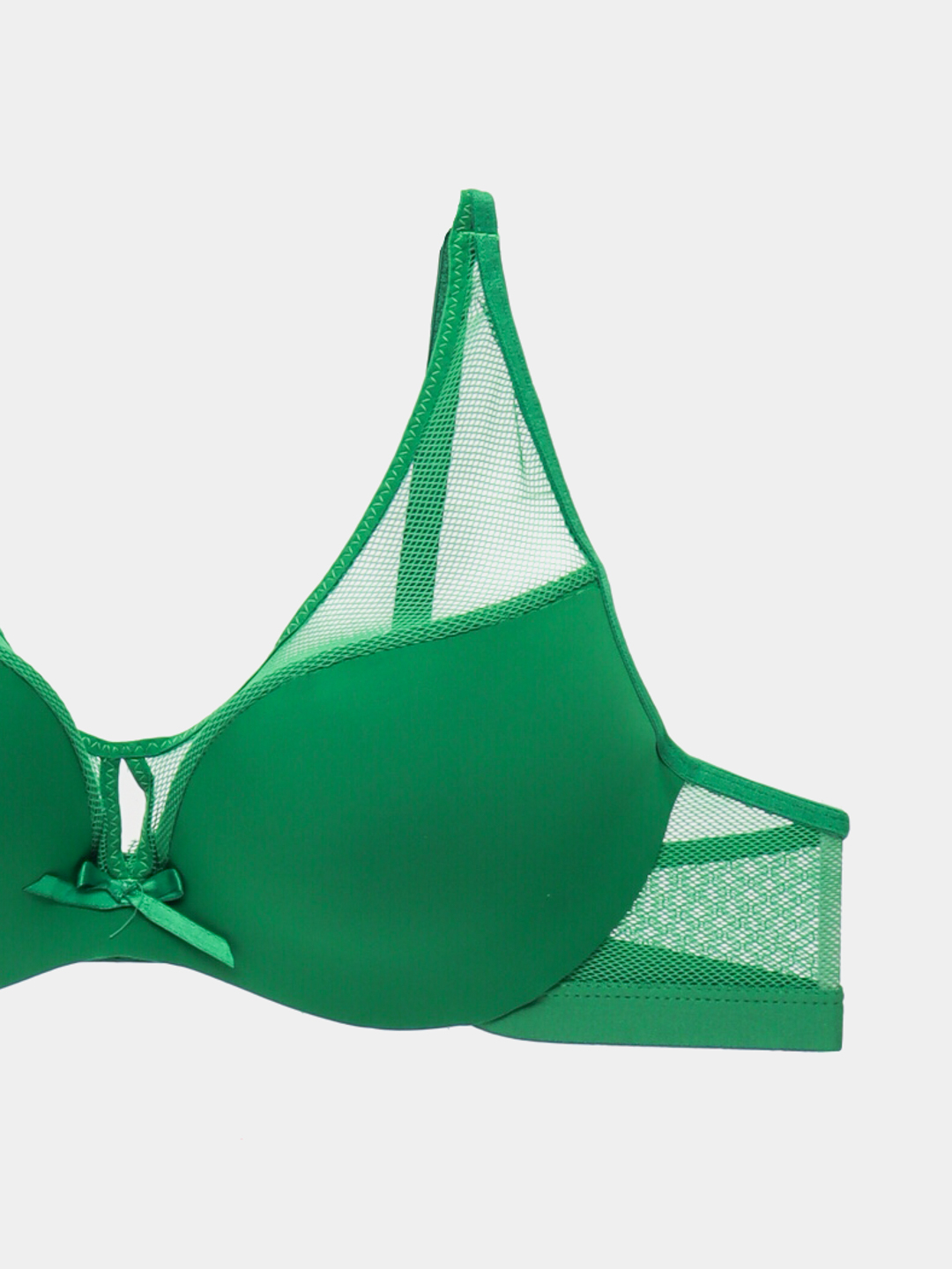 Uchta issiq ayol va yosh yigit