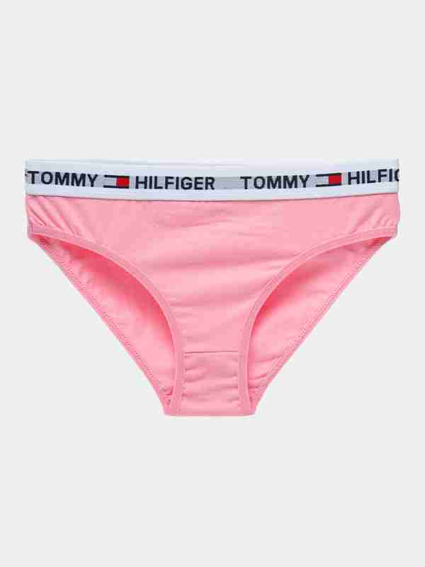 Bokira qiz bokiraligini yoqotadi. Birinchi marta bokira qiz bilan jinsiy aloqa qilish. Jinsiy aloqada ogriq koz yoshlari