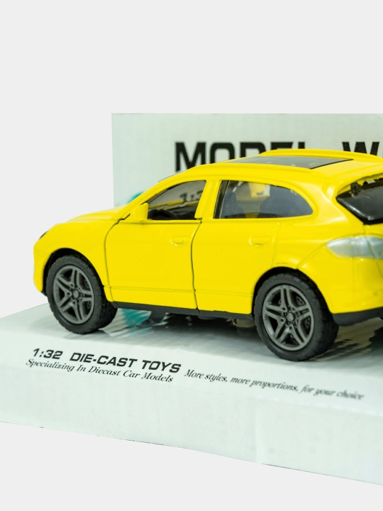 Игрушечный автомобиль