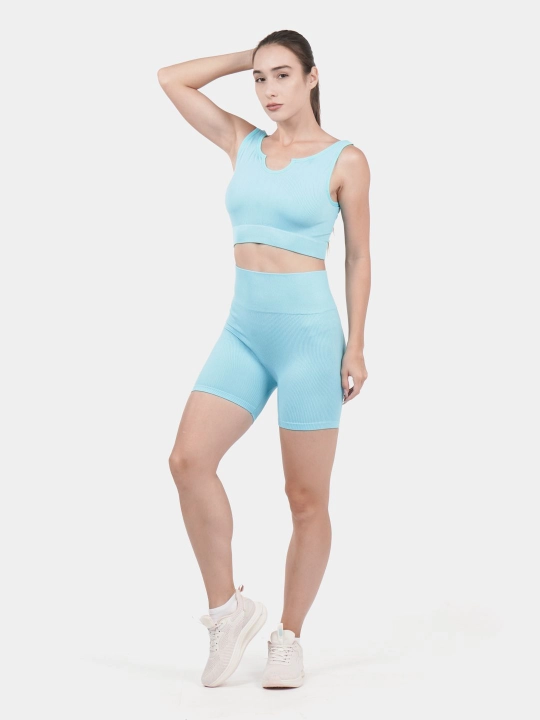 Ayollar sport kostyumi: 42-48 o'lchamdagi velosiped shorti va top