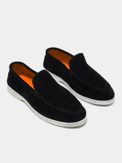 Qora