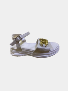 Oqish rang