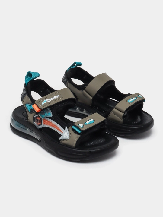 O'g'il bolalar uchun sandallar - 
