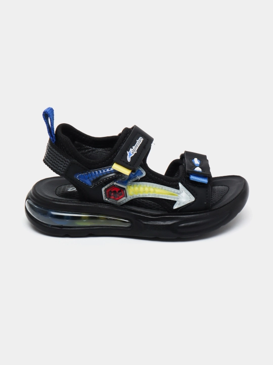 O'g'il bolalar uchun sandallar