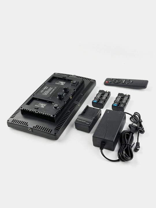 Видеосвет RGB LED U800+, штатив на 2.1 м, пульт ДУ, 2 аккумулятора, зарядное устройства