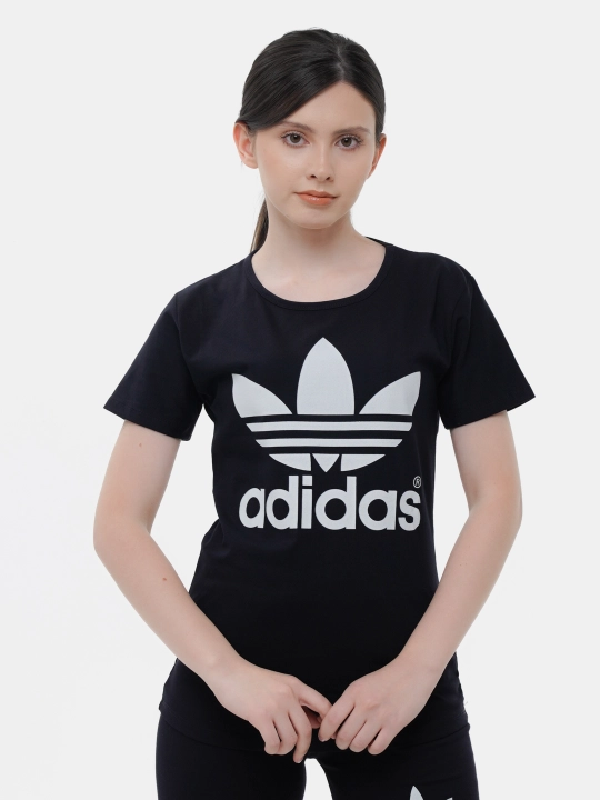 Ayollar uchun uy kostyumi