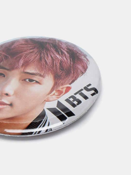 Shtamplangan belgilar BTS guruhining solistlari, 58 mm