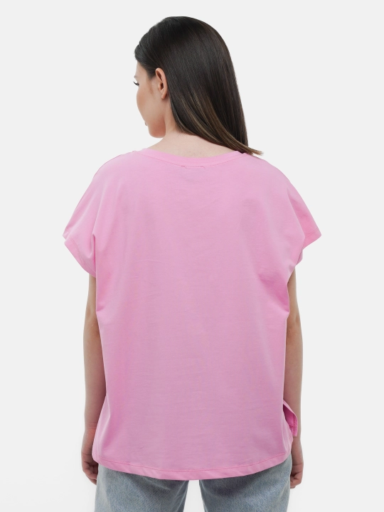 Ayollar futbolkasi