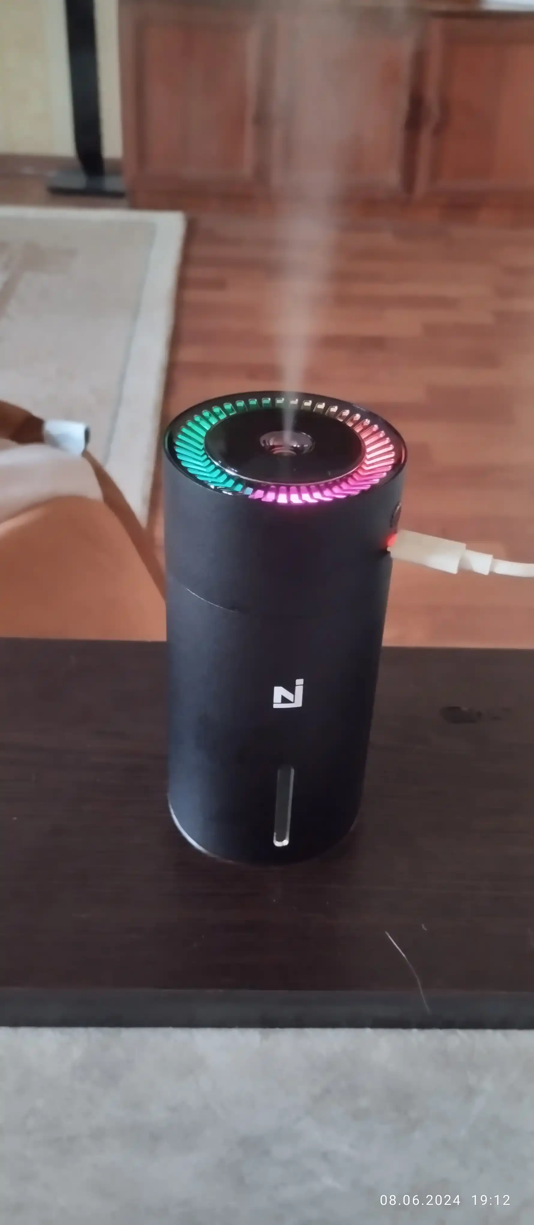 Havo namlagich va aromatizator avtomobil uchun, metall korpusda