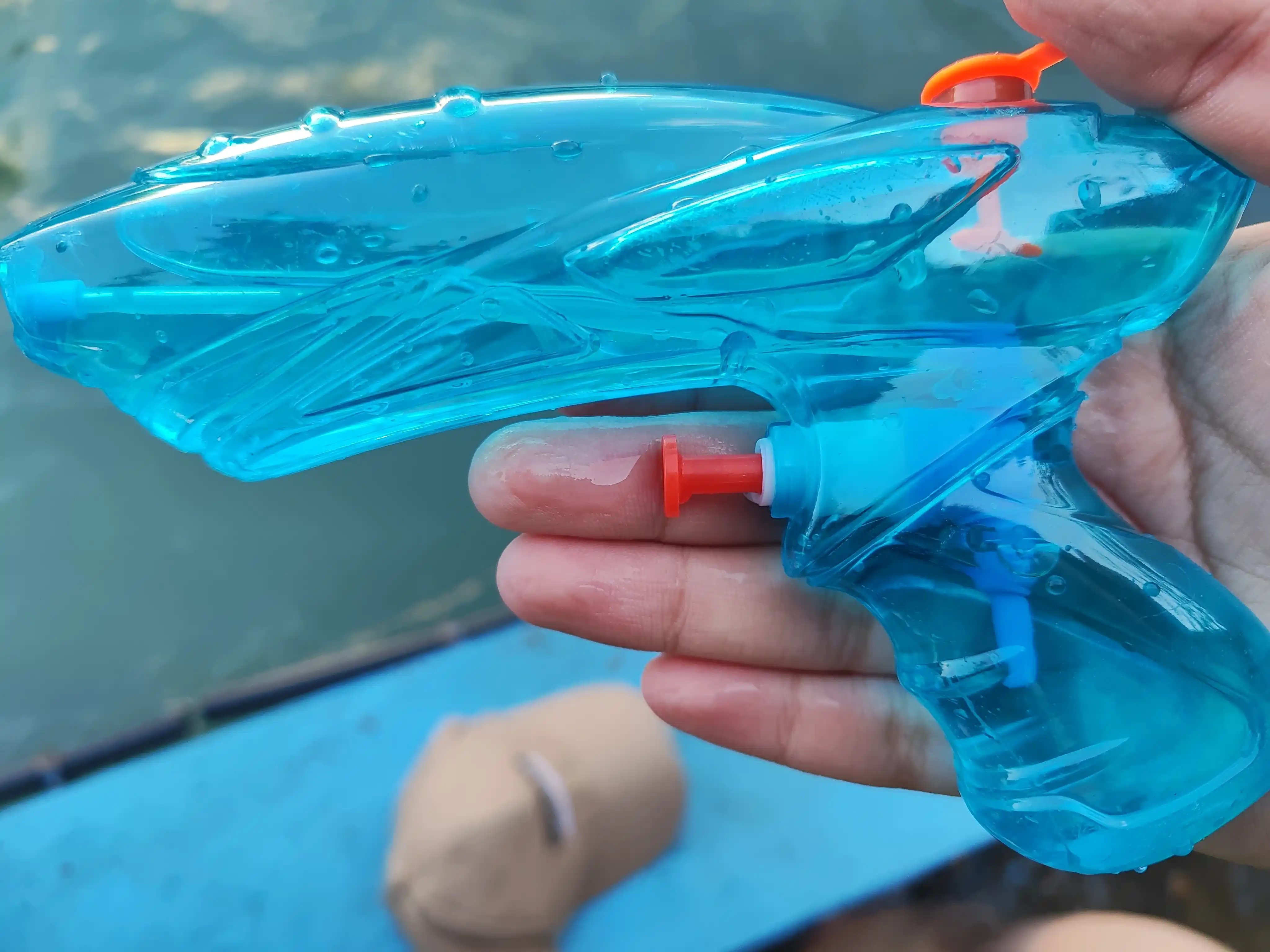 Bolalar uchun suv pistoleti, suv sepadigan to'pponcha Glock Water Gun