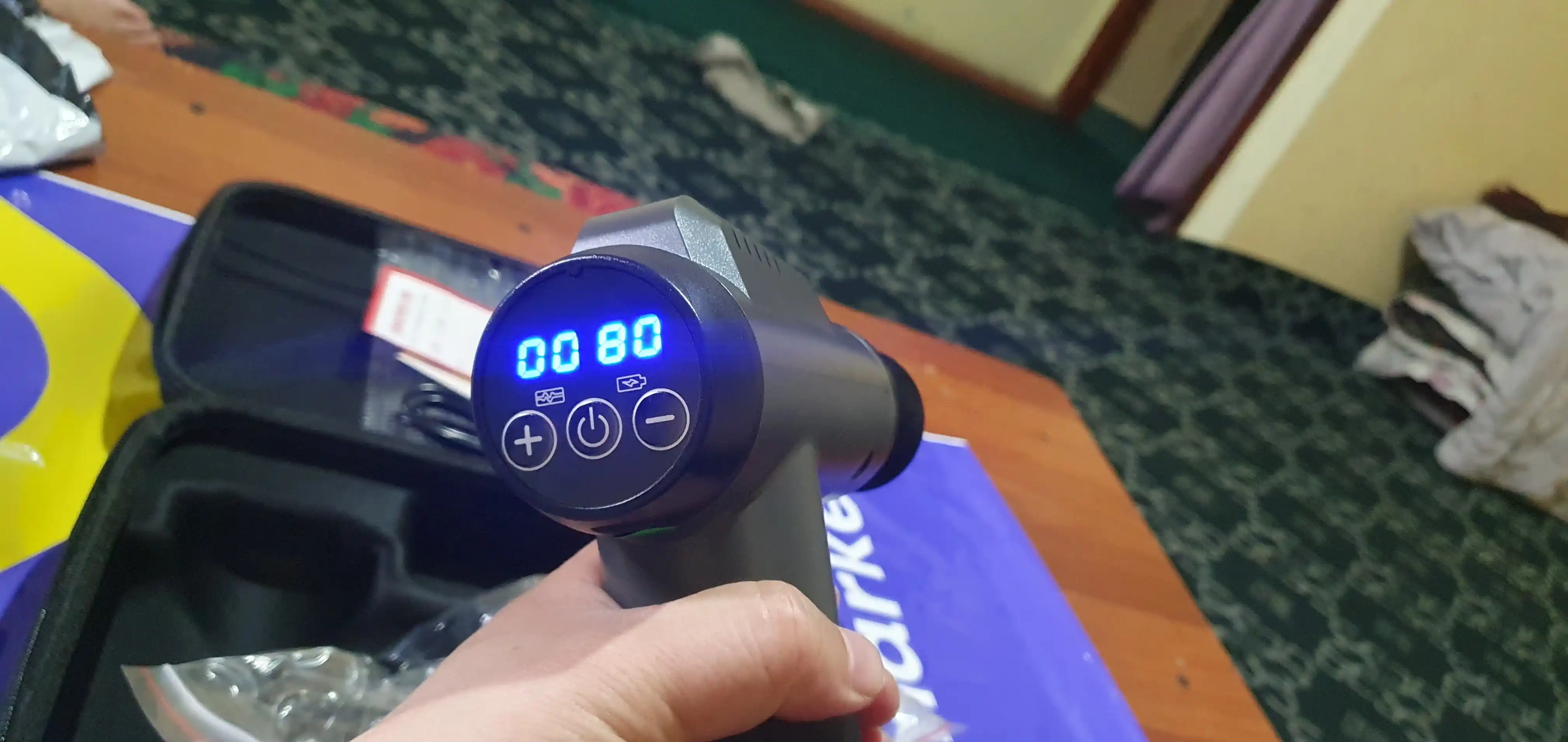 Massajor apparati, tana uchun perkussiya massajor Konka, 8 ta nasadkalar, 99 tezlik