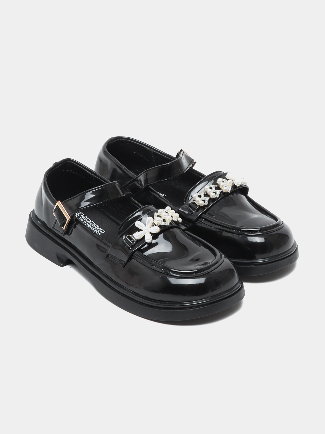 Uning birinchi anal uy qurilishi