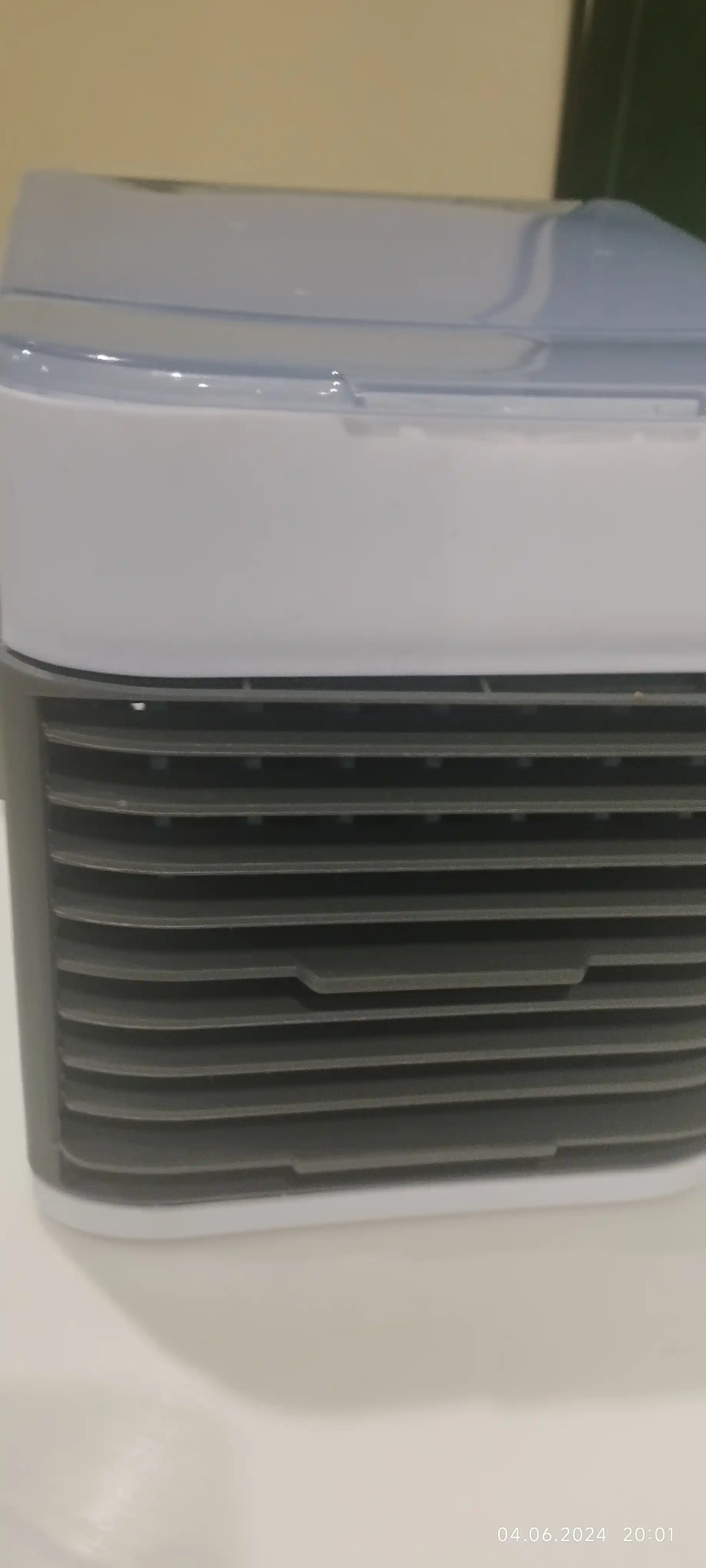 Portativ mini havo sovutgich Arctic Eco Air 3 tada 1 — namlagich va ventilyator