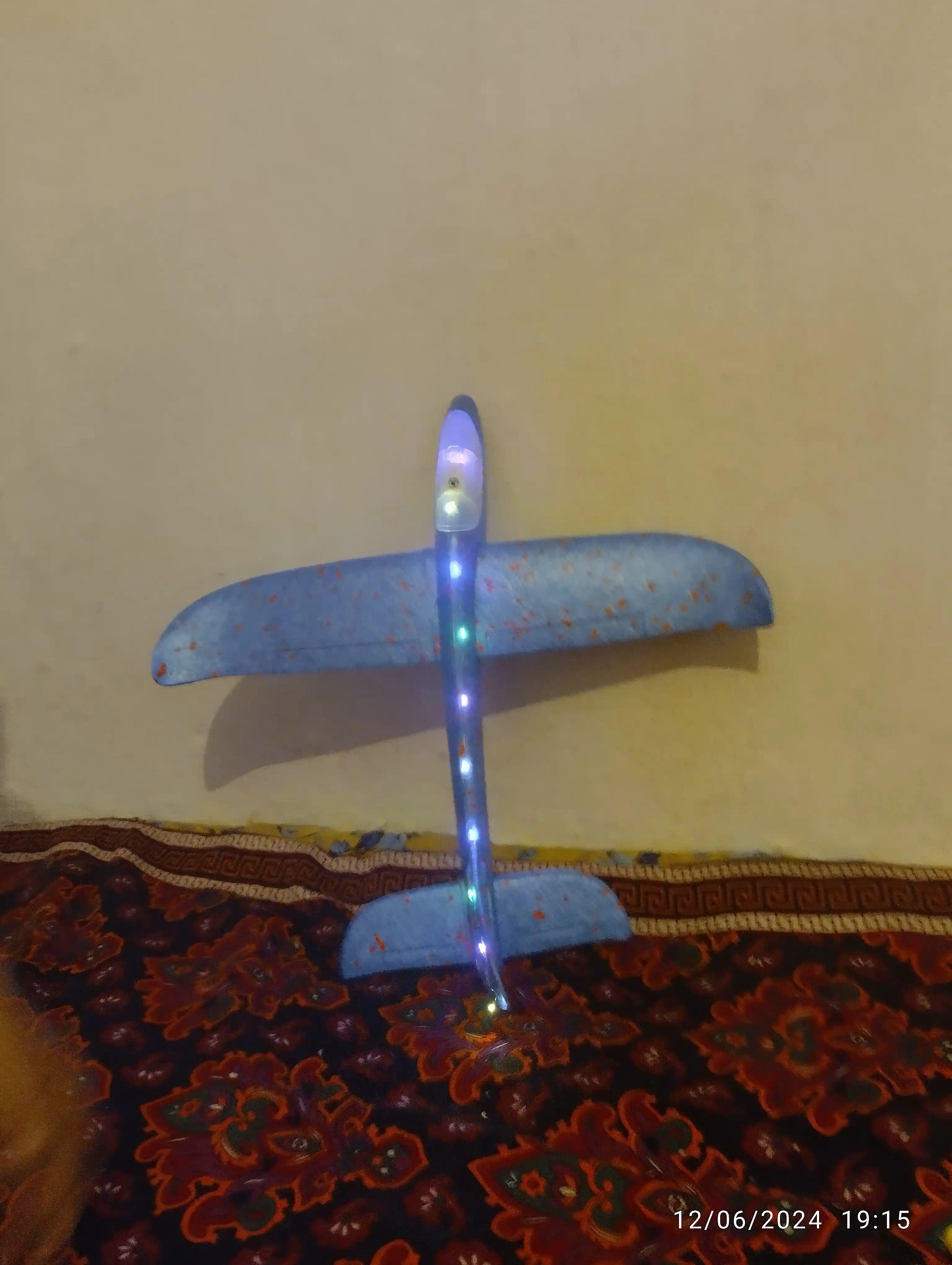 Самолет бумеранг из пенопласта, интерактивная летающая игрушка