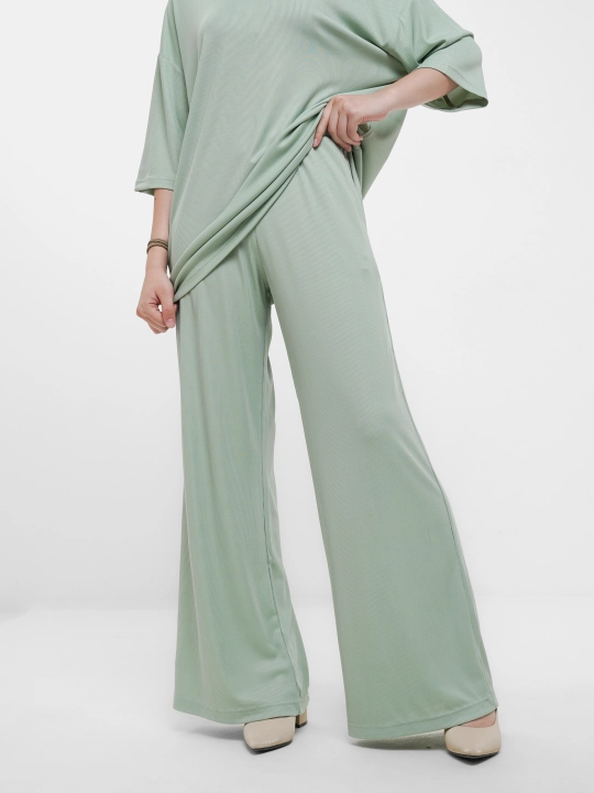 Комплект женской одежды, футболка и брюки Sum Wear Collection, S-M. L-XL
