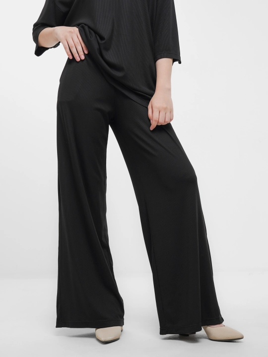 Комплект женской одежды, футболка и брюки Sum Wear Collection, S-M. L-XL