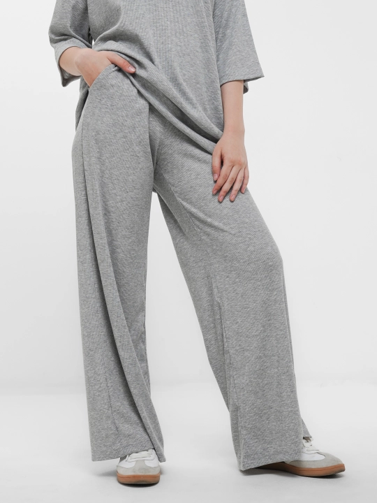 Комплект женской одежды, футболка и брюки Sum Wear Collection, S-M. L-XL