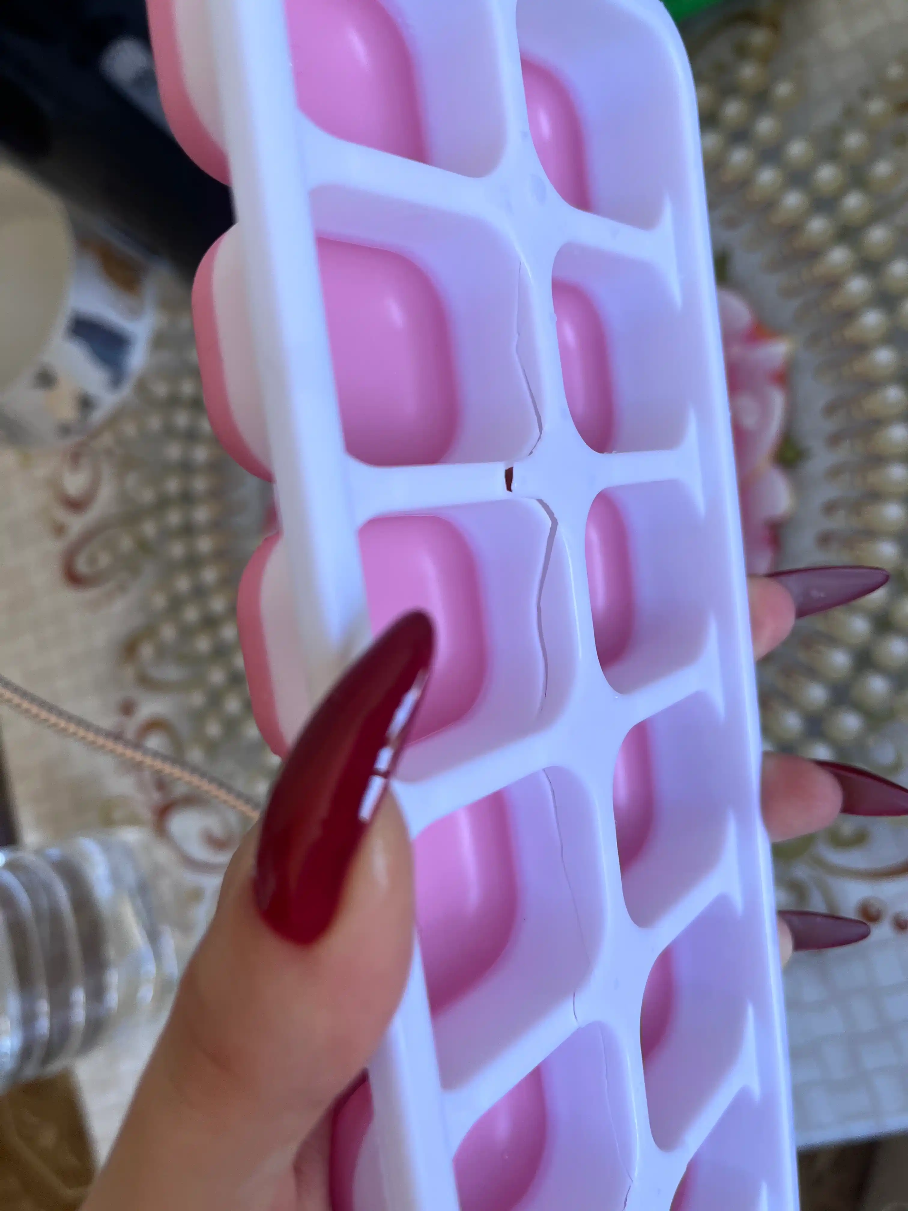 Silikon va plastmassadan tayyorlangan muz  uchun qolip, muz tayyorlash uchun idish