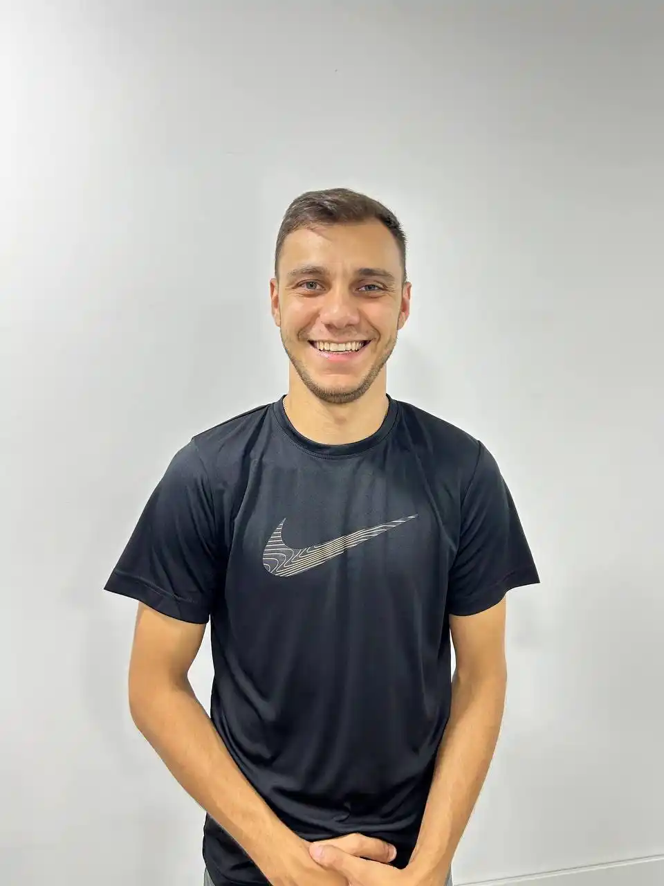Erkaklar sport yengil tez quriydigan futbolka