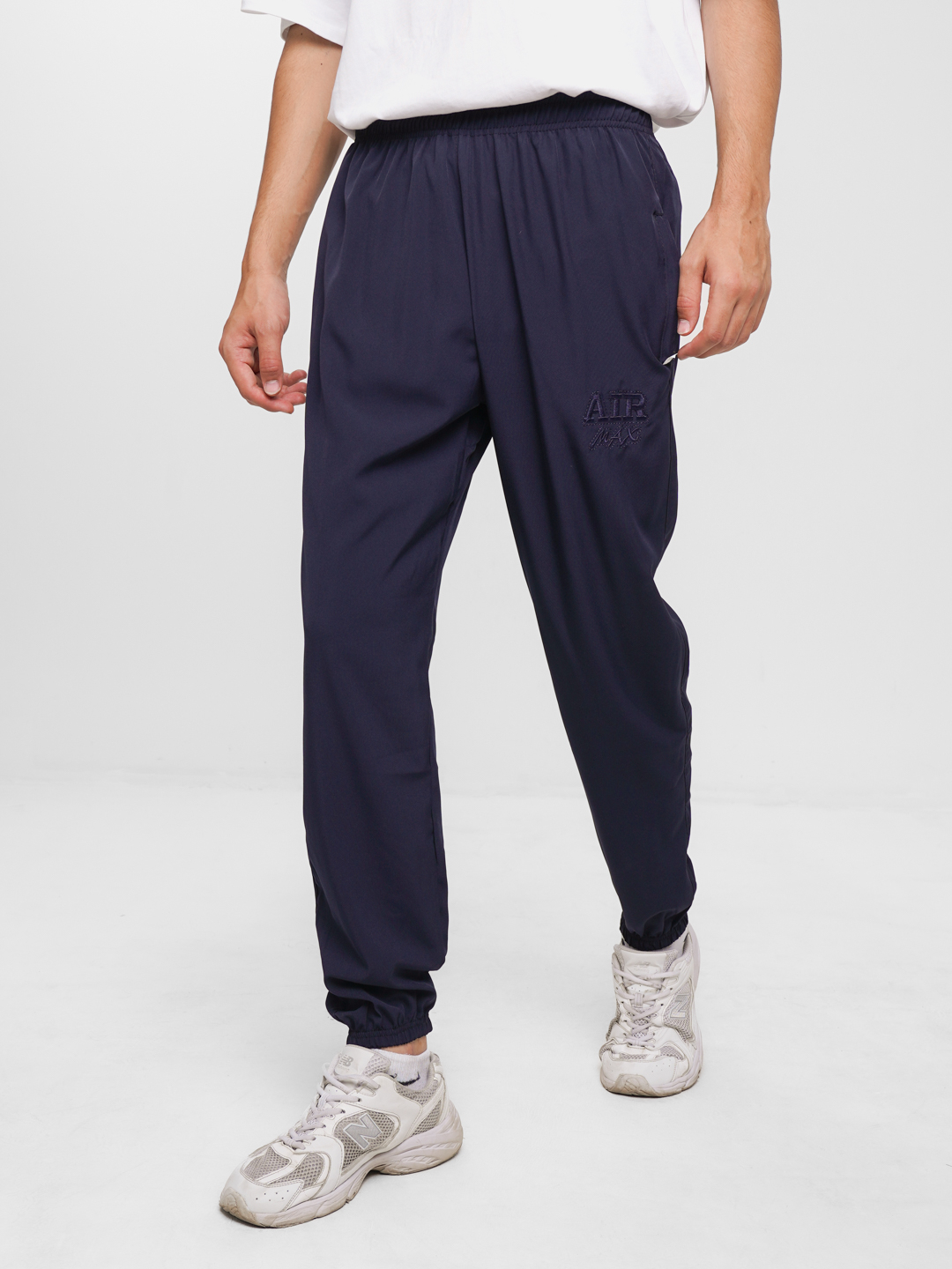 Qizi otasining jinsiy olatni pornosiga tegdi Yigit surati ustidan ayol hukmronligi