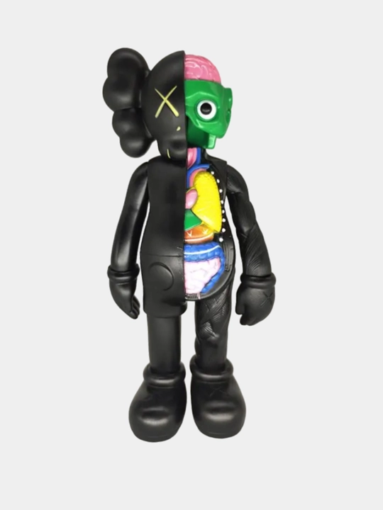 Sovg‘a qutisi bilan Kaws besh yillik haykalchasi, interyer dizayni uchun, bearbrik qavs
