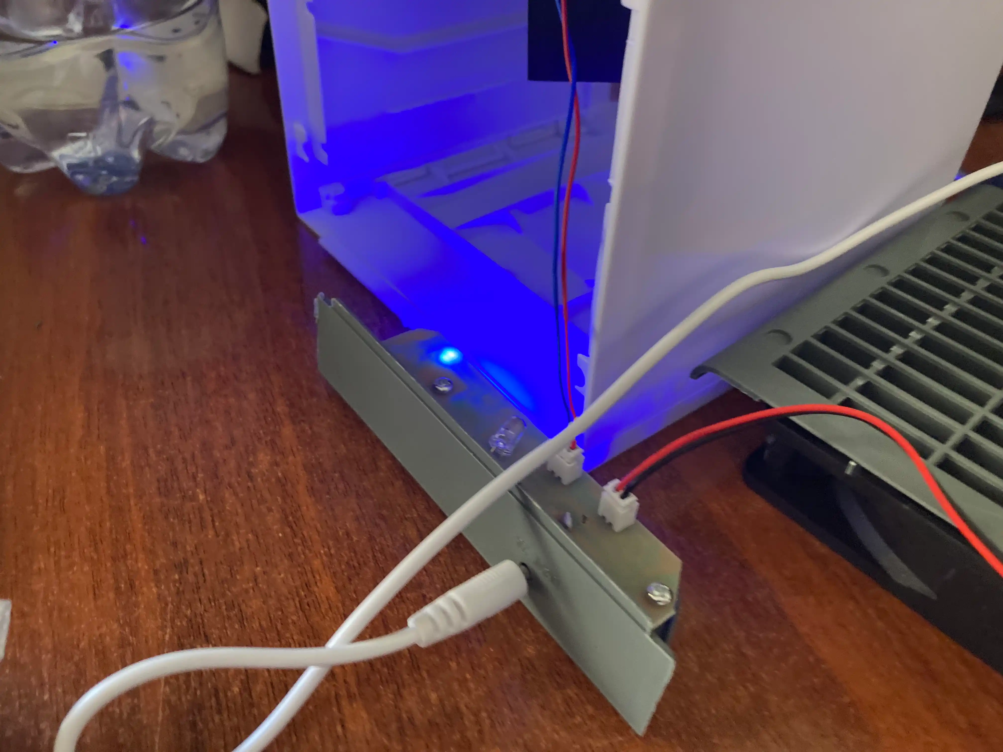 Portativ mini havo sovutgich Arctic Eco Air 3 tada 1 — namlagich va ventilyator