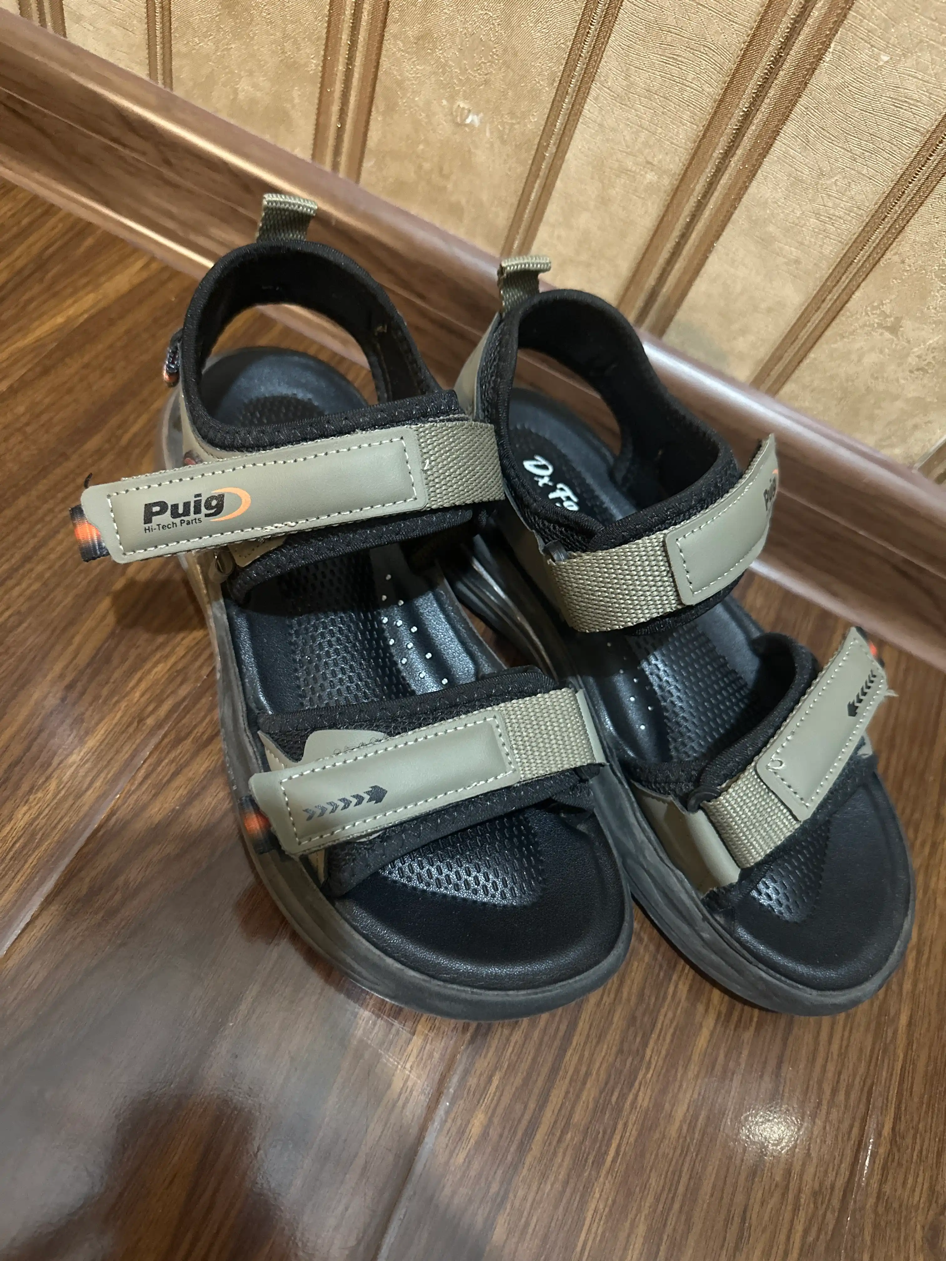 O'g'il bolalar uchun sandalilar