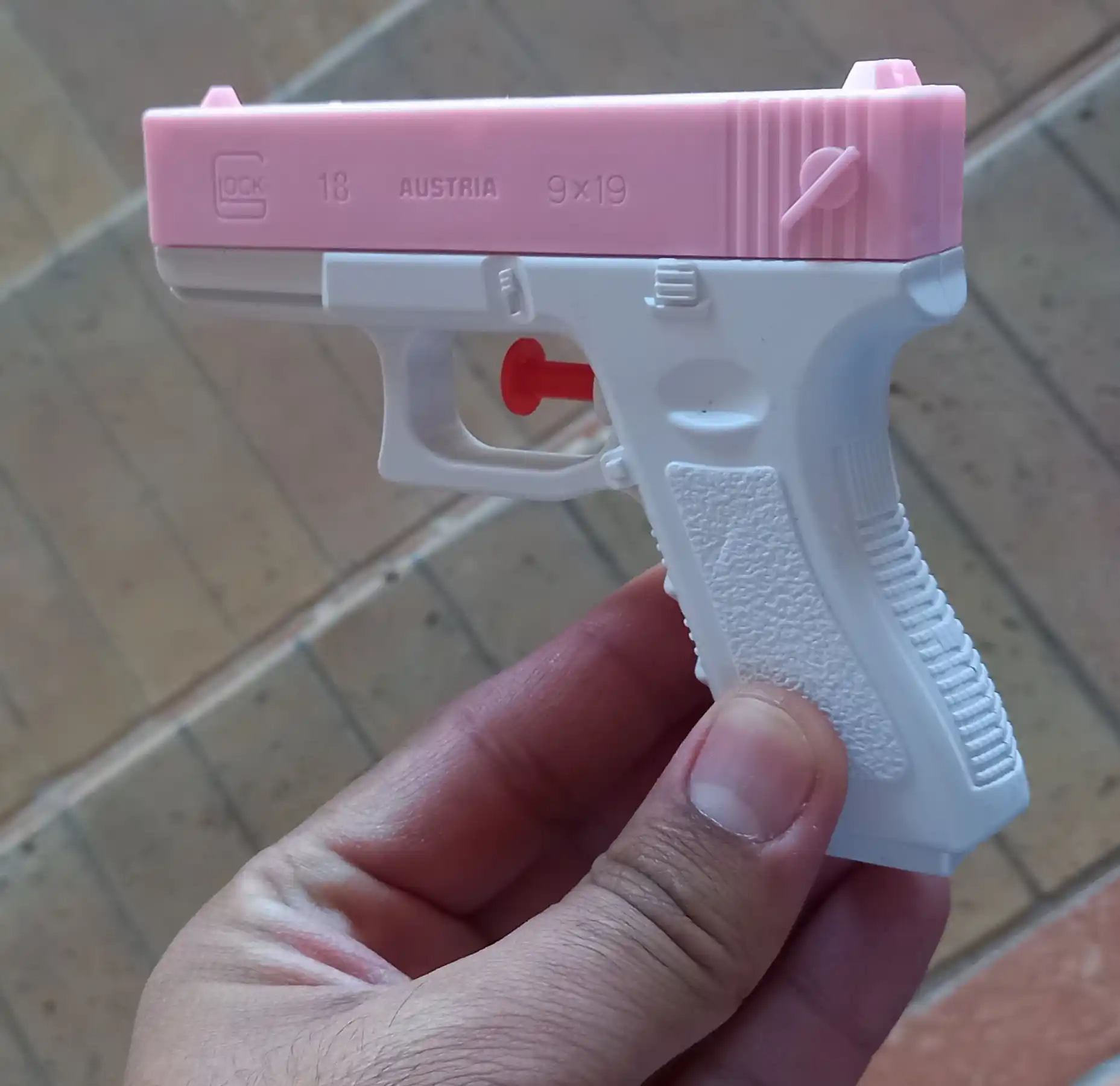 Bolalar uchun suv pistoleti, suv sepadigan to'pponcha Glock Water Gun