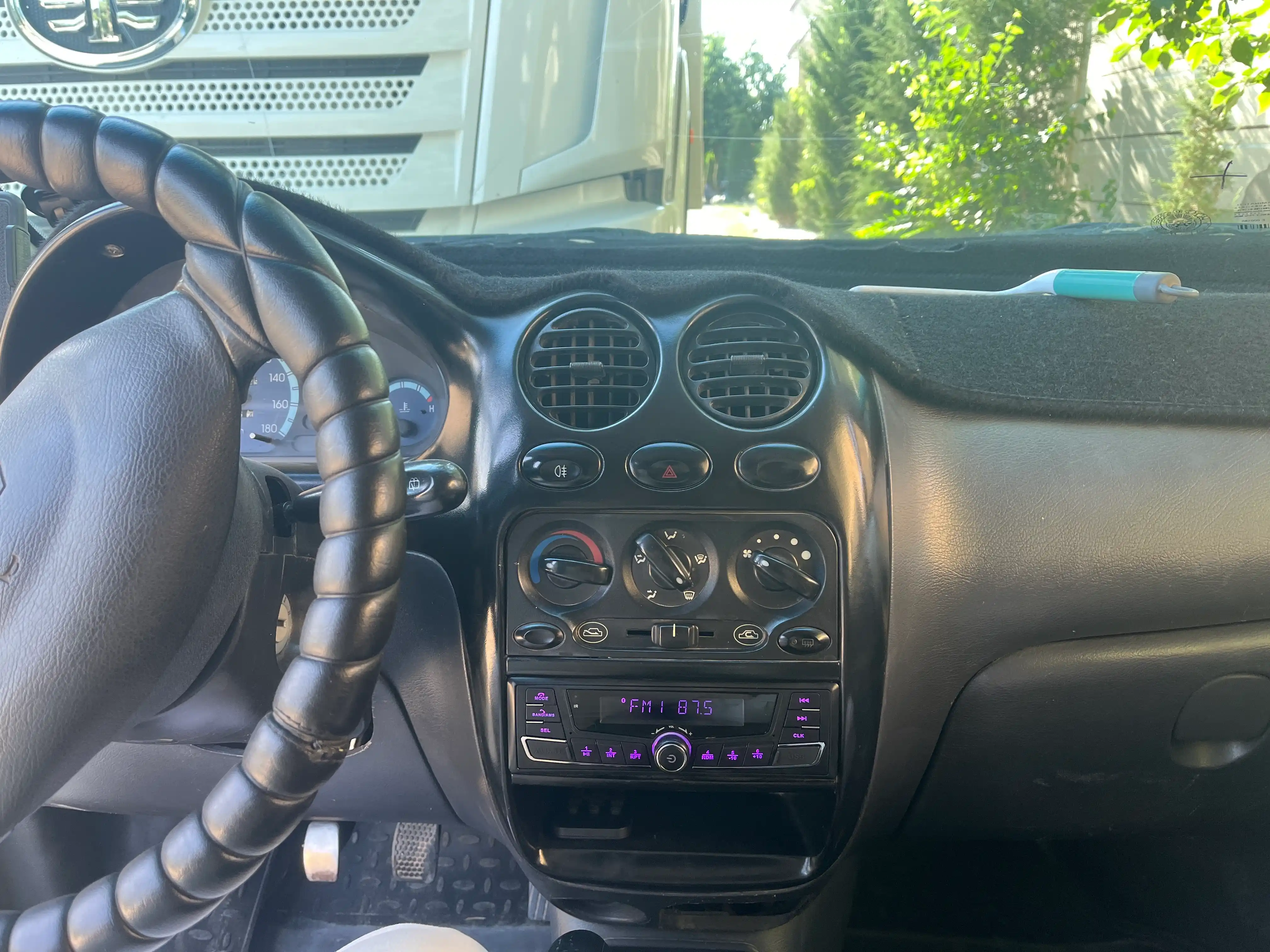Pioneer Gentra mini avtomagnitafon Rul pulitli Blutus Usb flehska aux Fm universal mafon