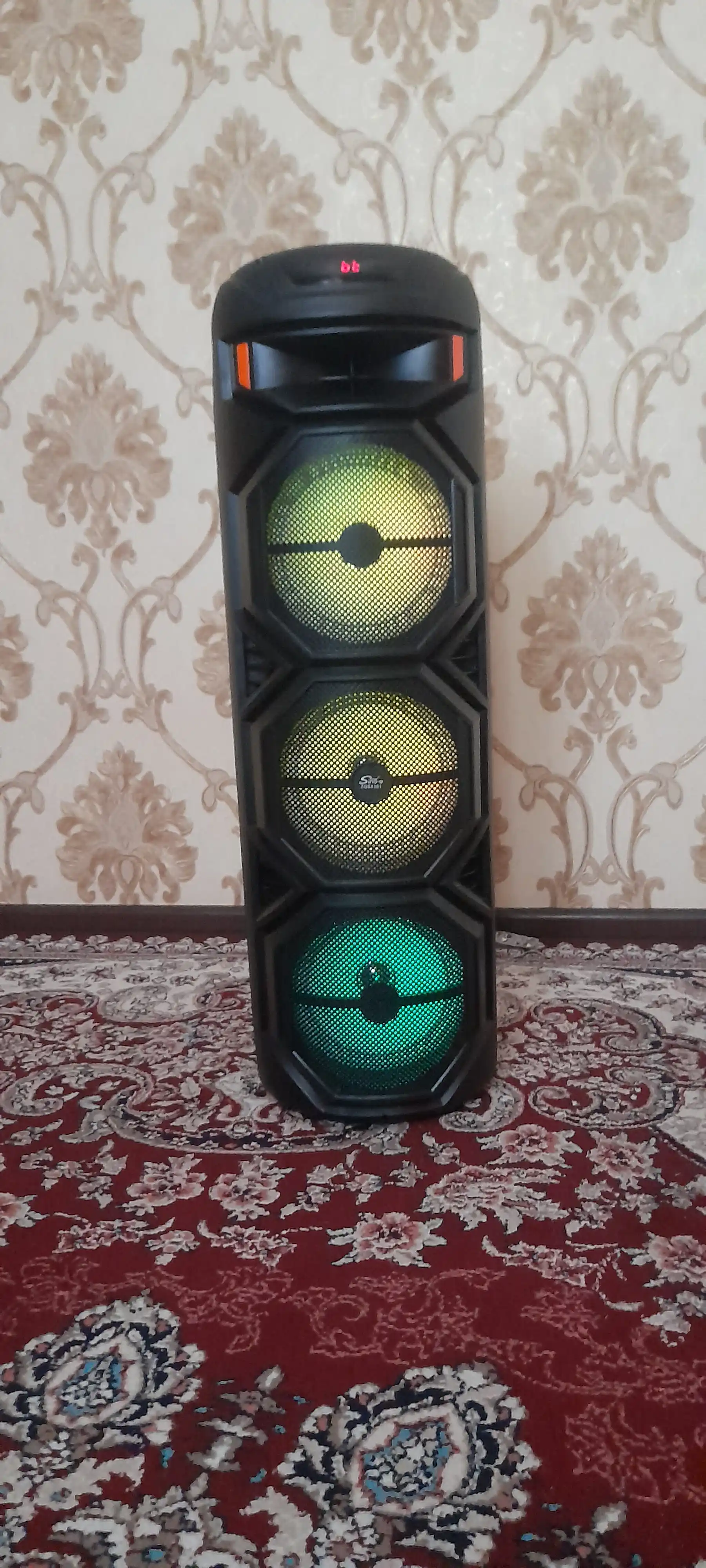 Bluetooth ZQS 8301 katta musiqiy kolonkasi, simsiz mikrofon va rangli musiqa bilan, 95 sm