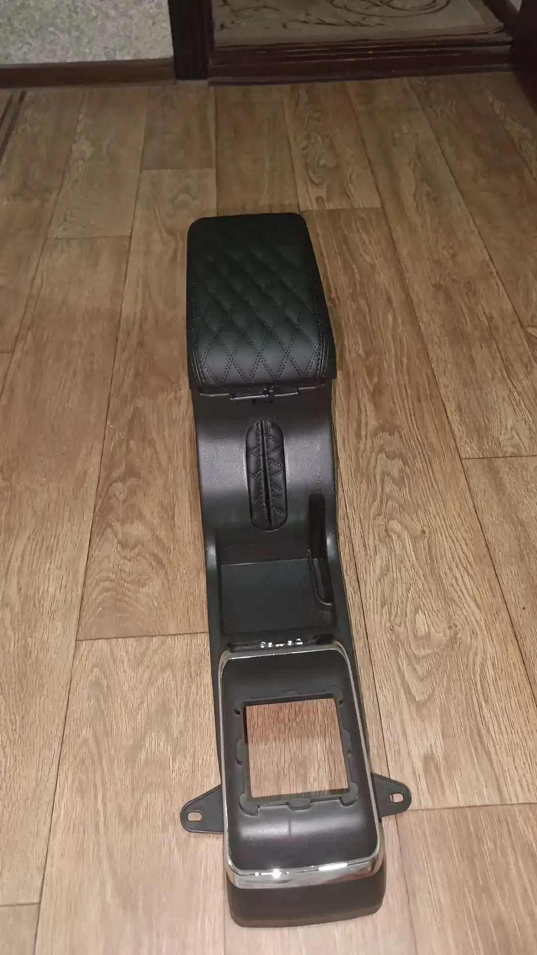 Подлокотник автоконсоль бар для "Damas" LABO