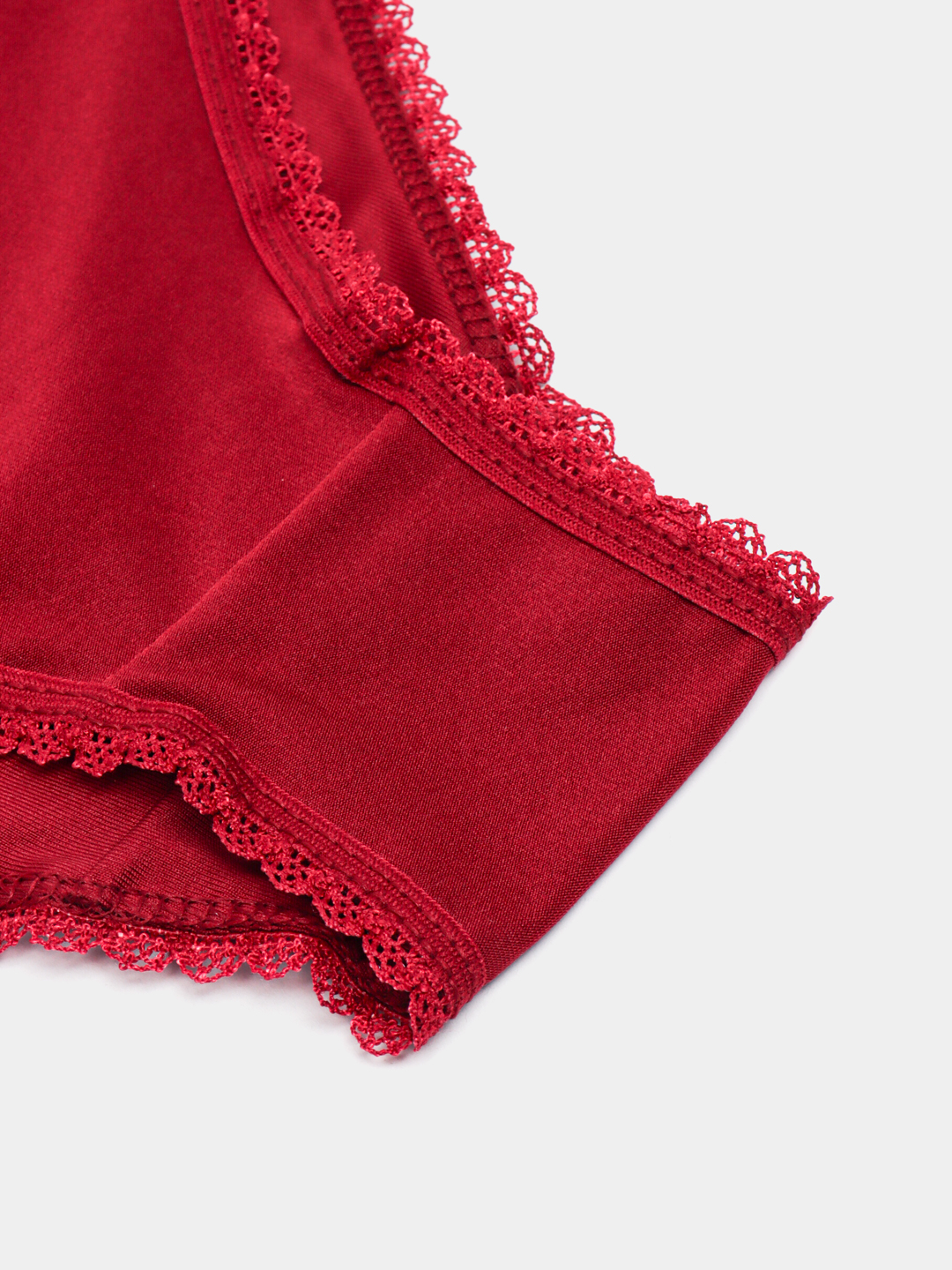 Onam qizini mushukini yalashga majbur qilmoqda (onlayn porno video)