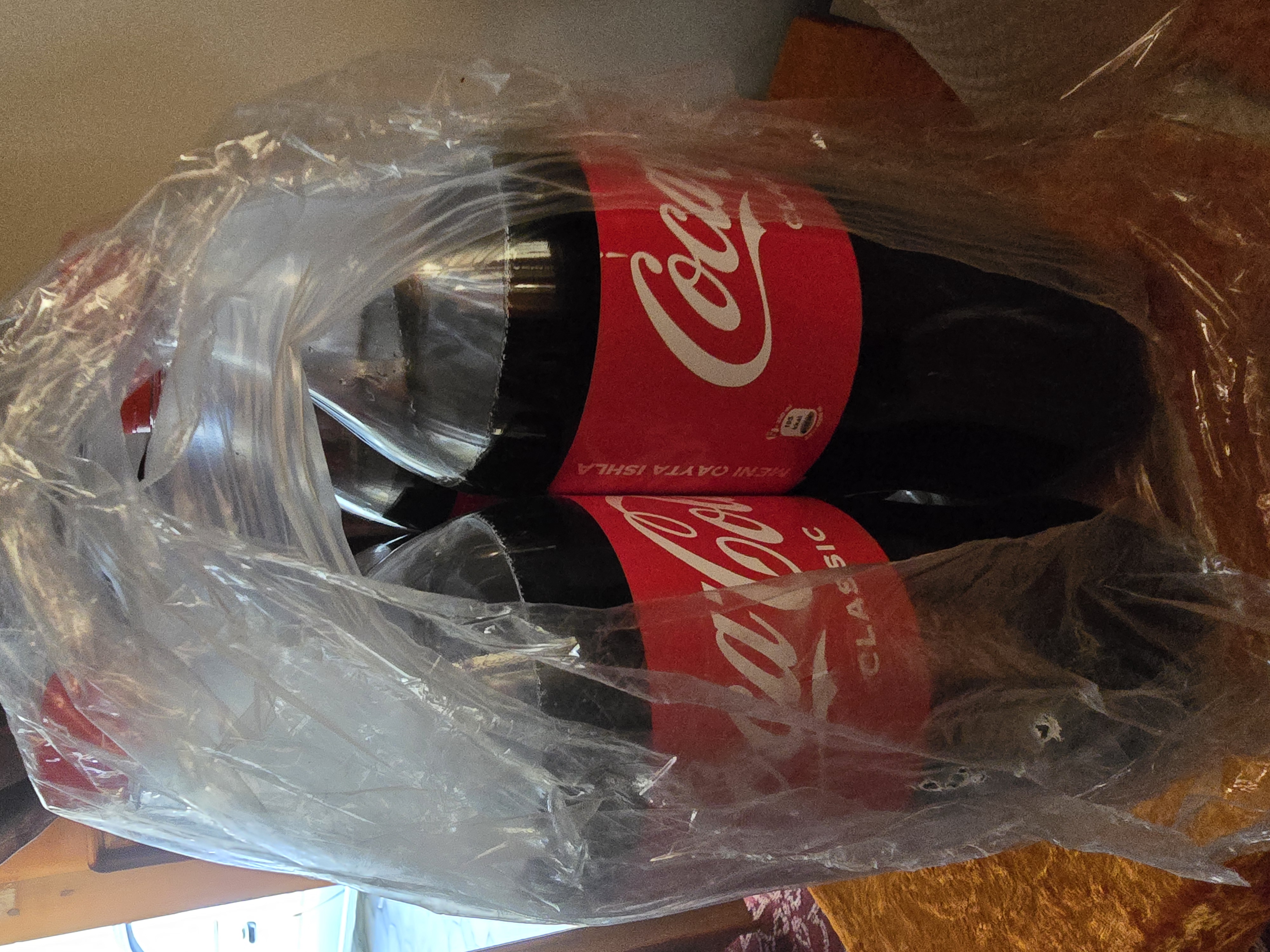 Gazlangan ichimlik Coca-Cola, 2 litr