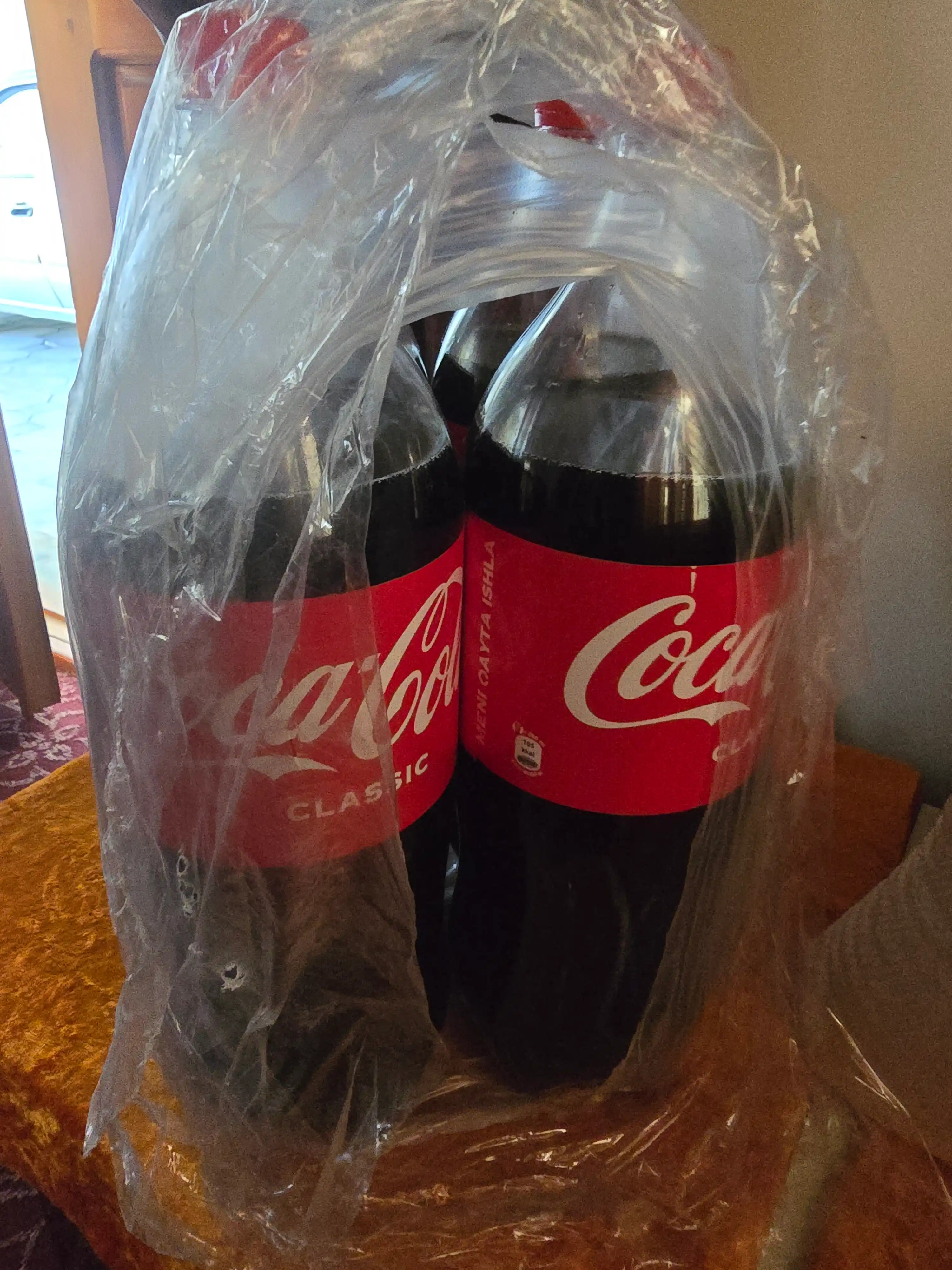 Gazlangan ichimlik Coca-Cola, 2 litr