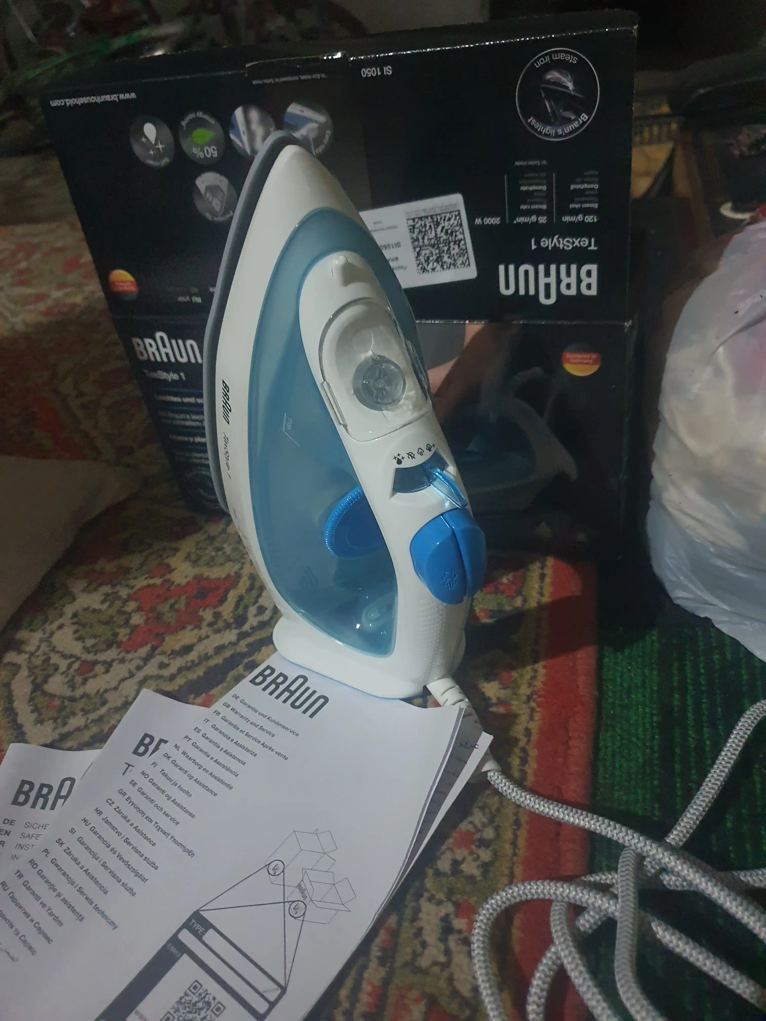 Braun TexStyle 1 SI1050BL bug‘li dazmol, 2000 Vt, SuperCeramic, bug‘ zarbasi 120 g/min