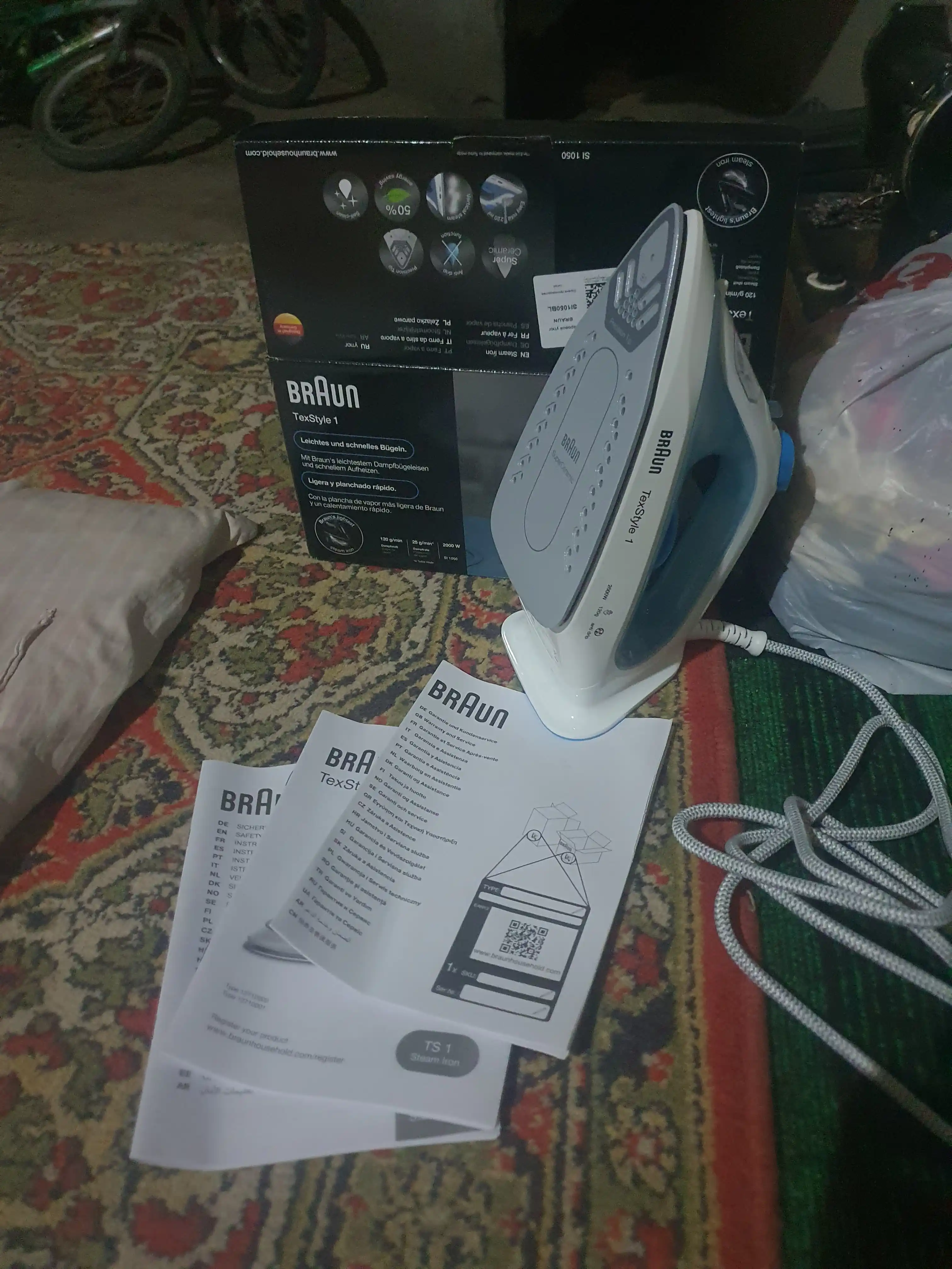 Braun TexStyle 1 SI1050BL bug‘li dazmol, 2000 Vt, SuperCeramic, bug‘ zarbasi 120 g/min