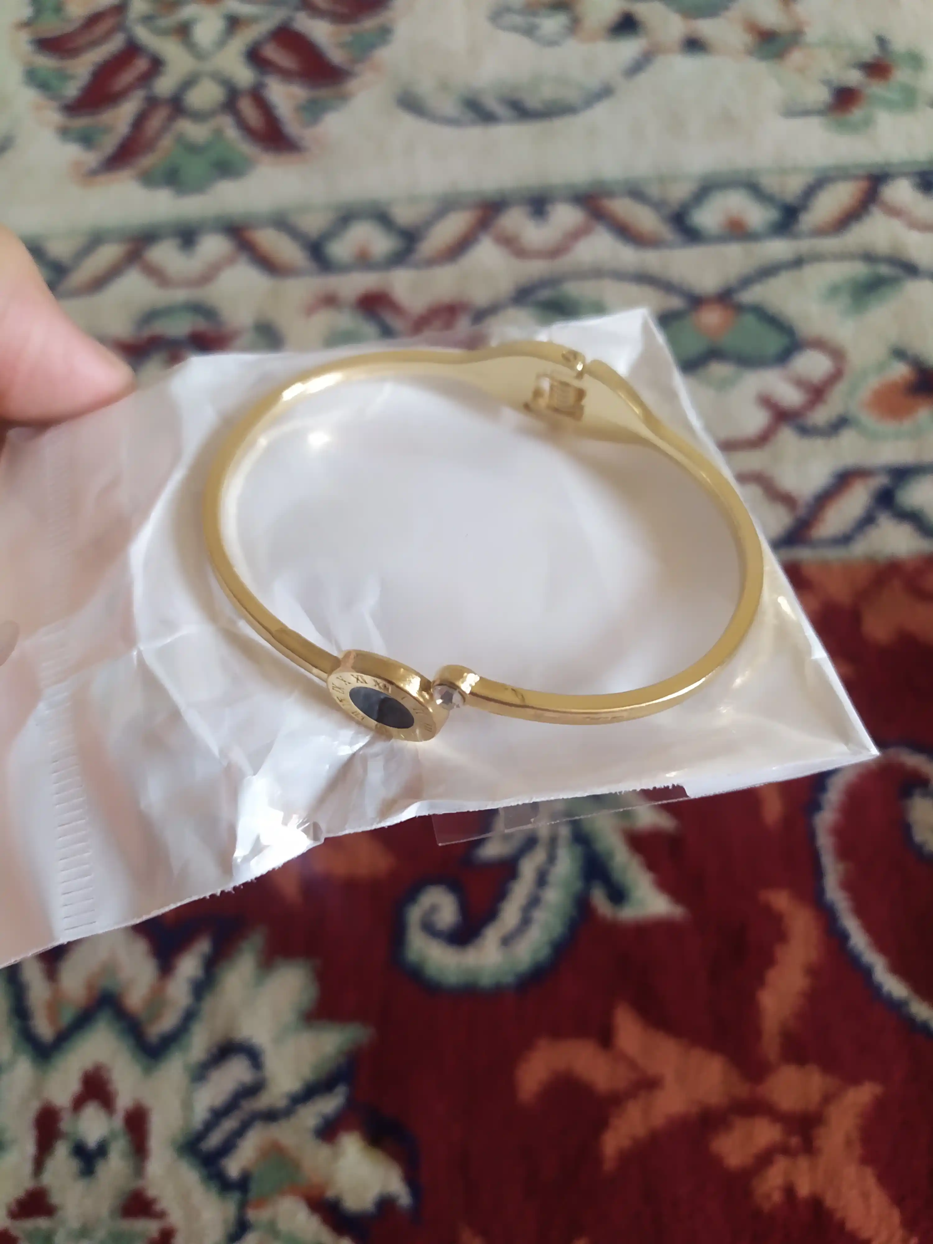 Rim raqamlari bilan bilaguzuk