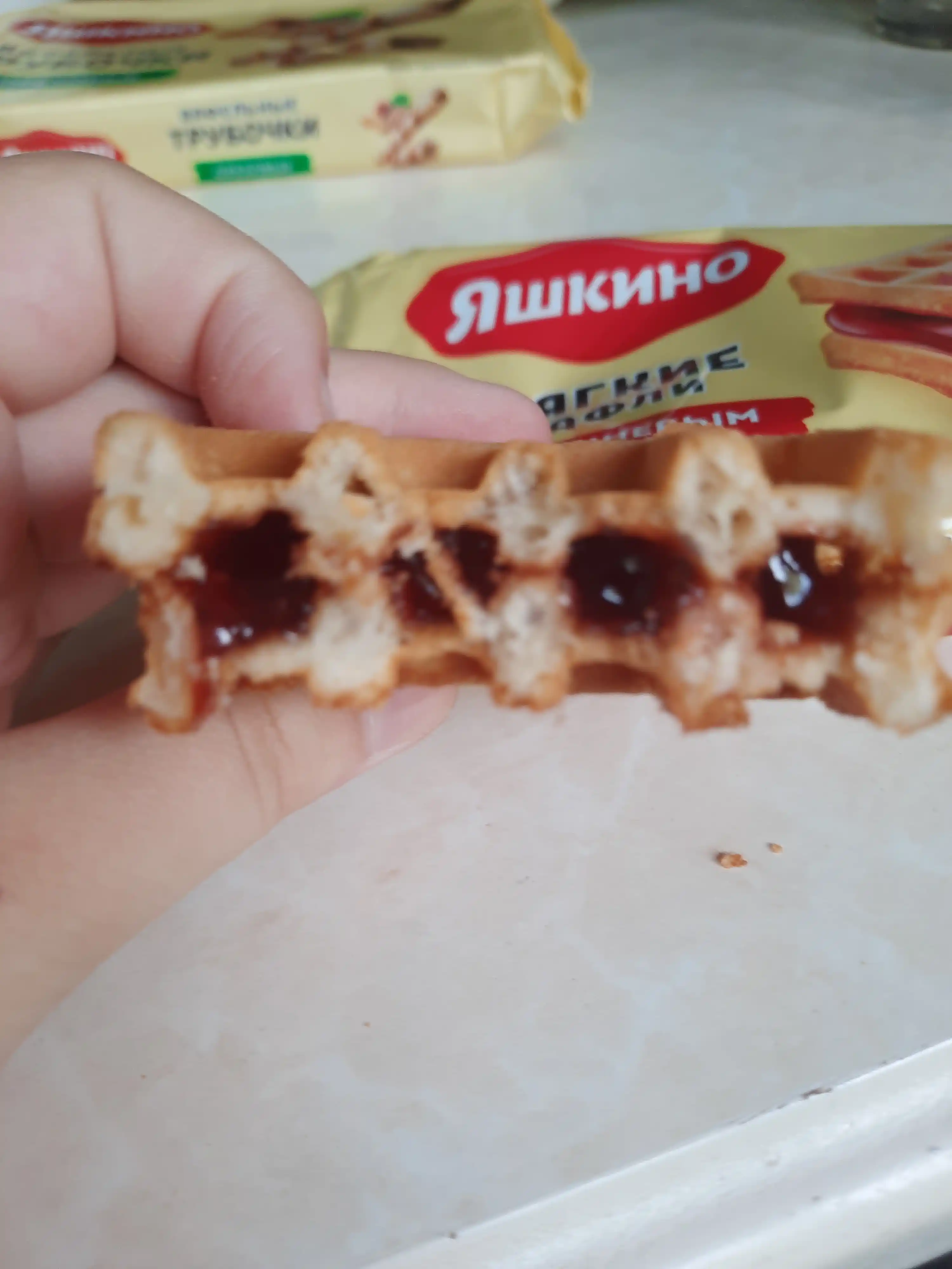 Vafli yumshoq Yashkino, gilos murabbo bilan, 120 g