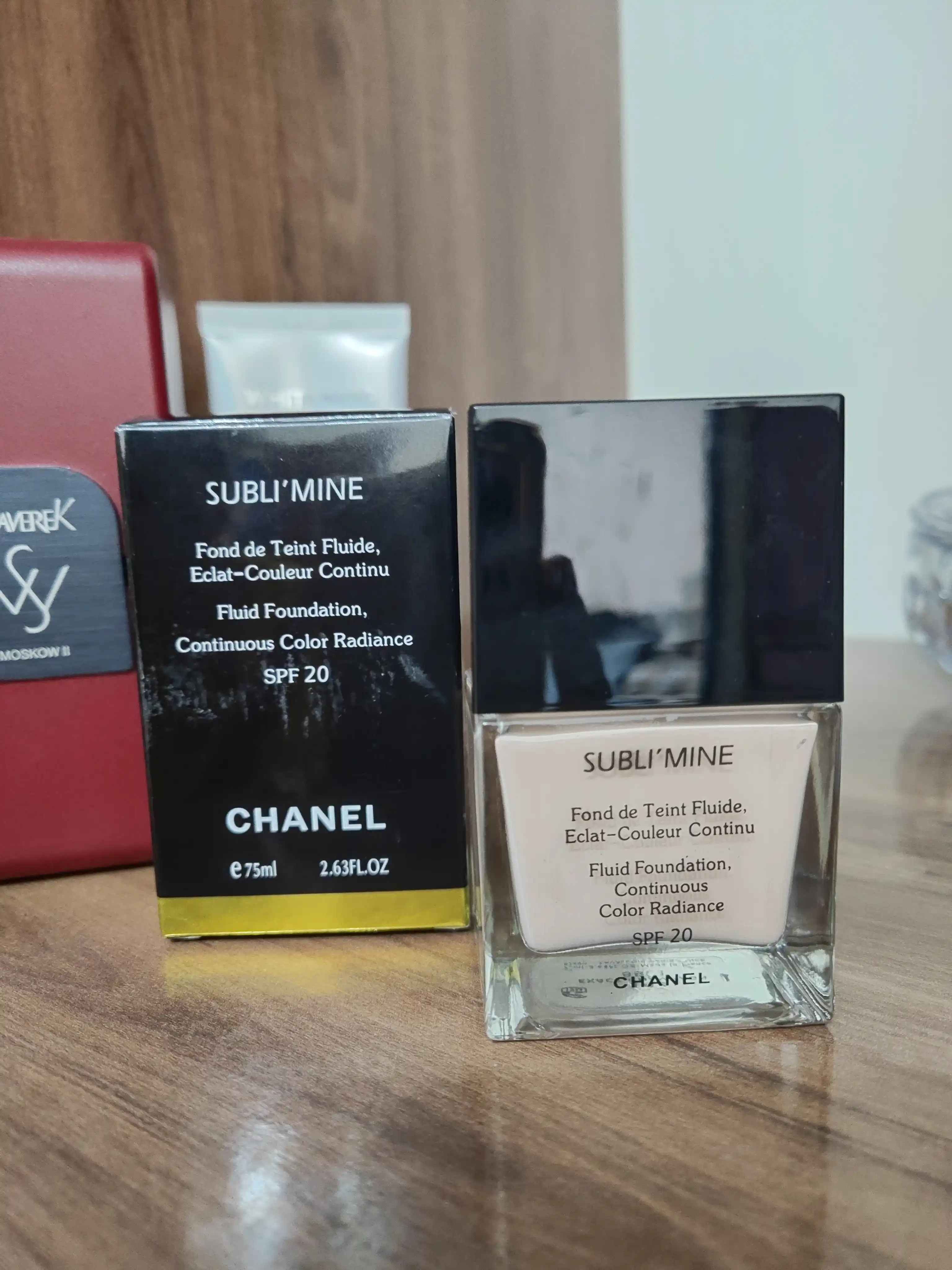 Тональный крем для лица Subli'mine SPF 20