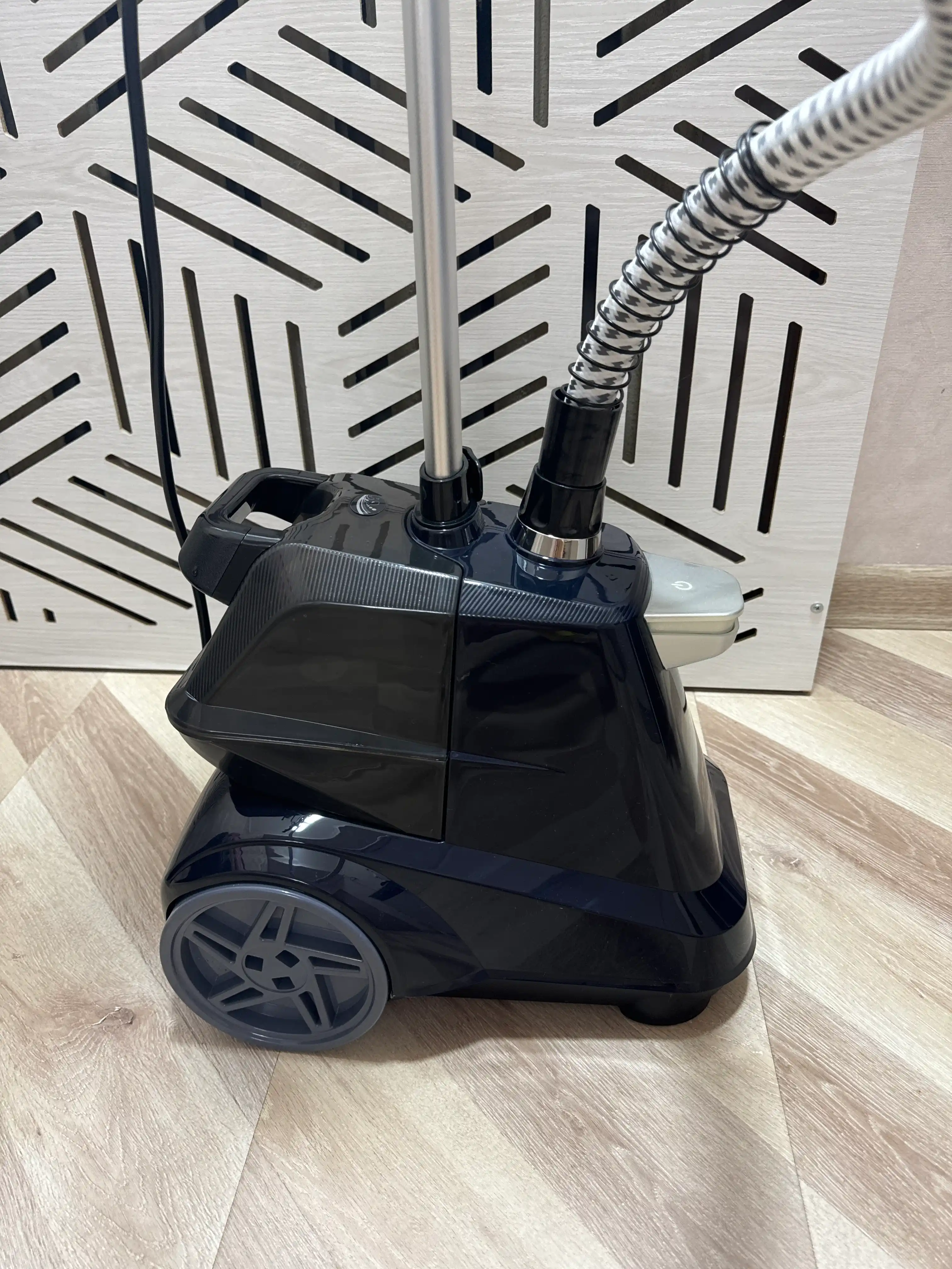 Профессиональный отпариватель для одежды Garment Steamer X3, 2000 Вт, 3л