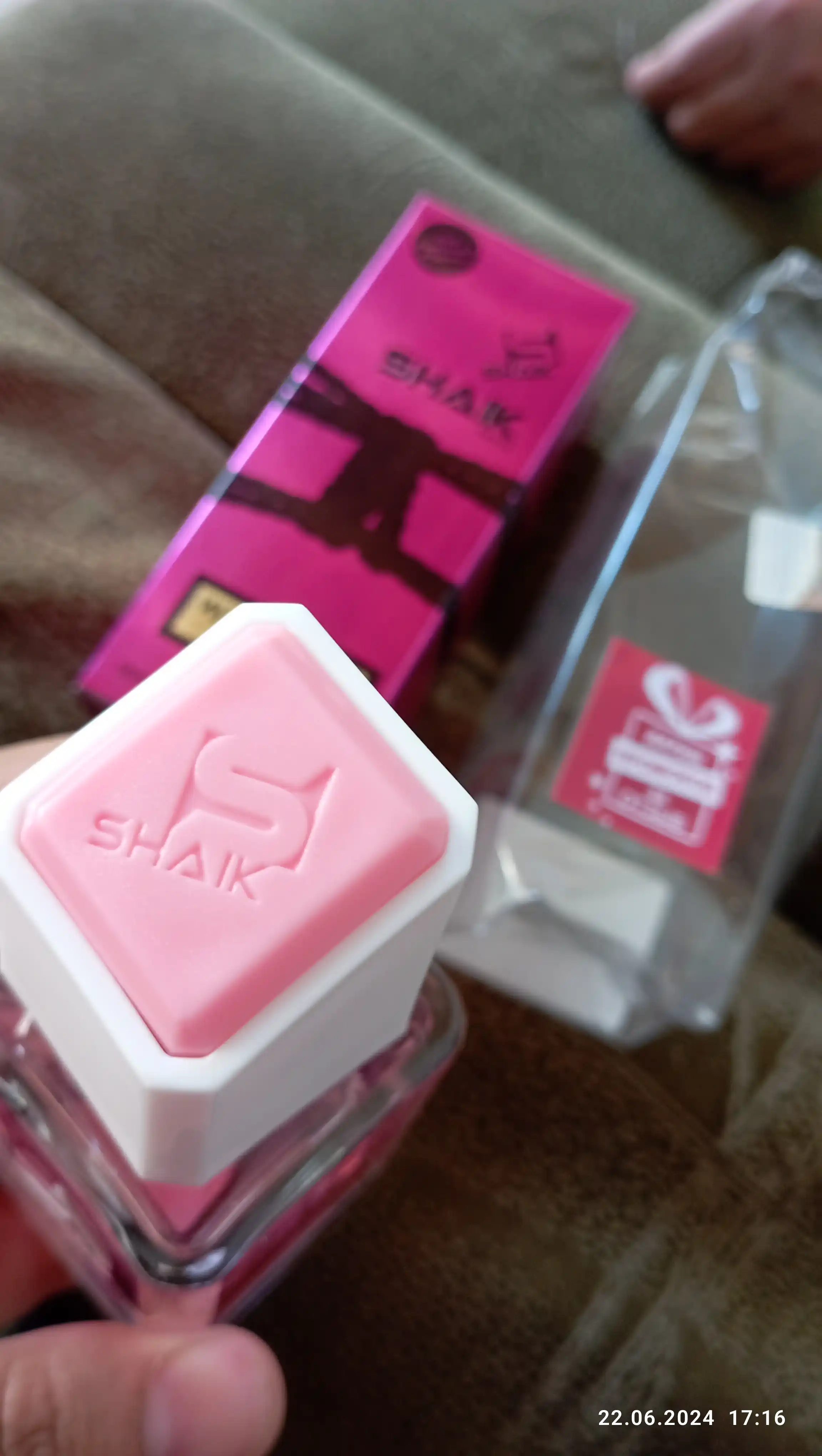 Parfyumlangan suv SHAIK 202, Victoria's Secret Bombshell, ayollar uchun atir, 50 ml