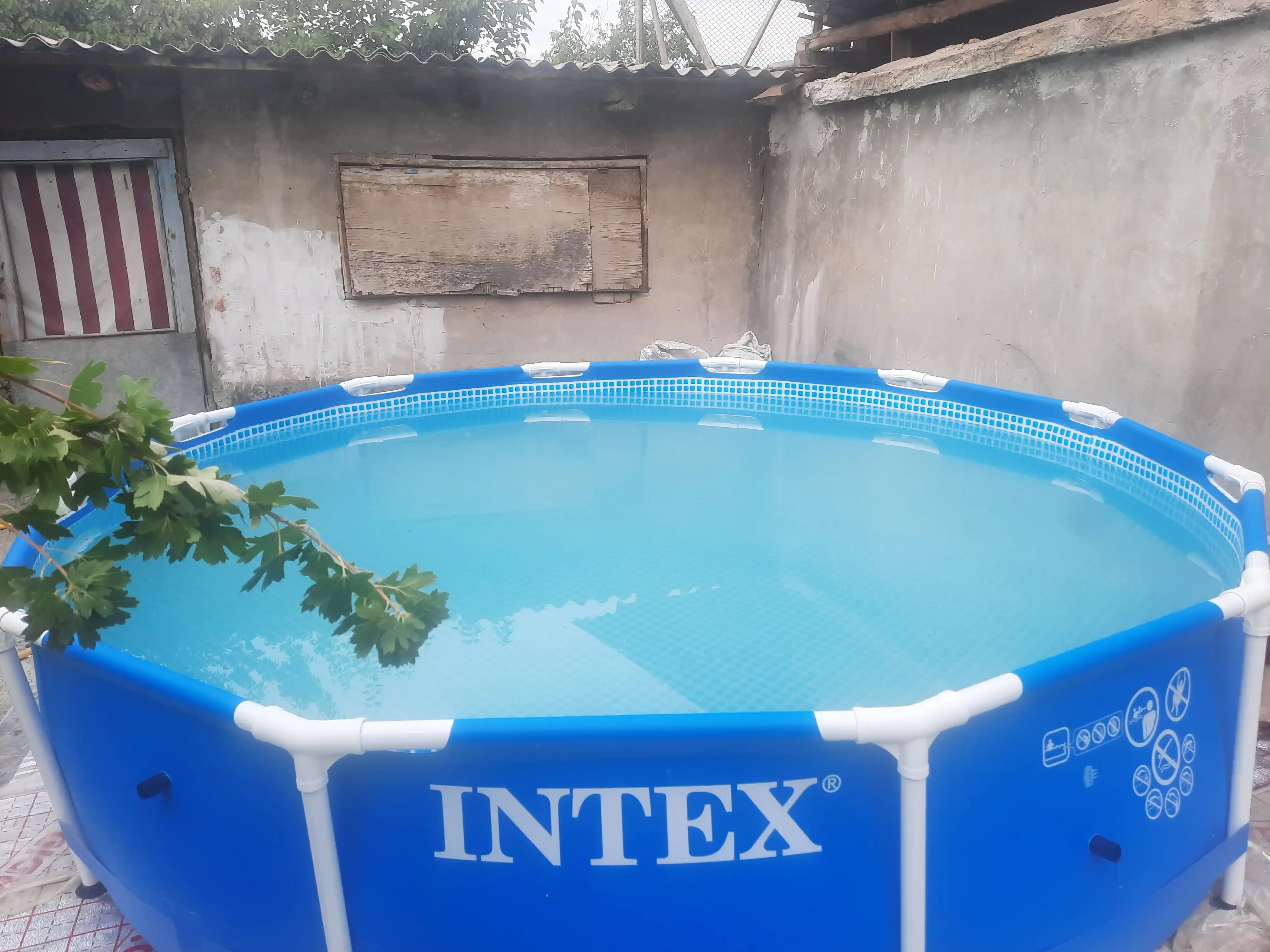 Intex Easy надувной и каркасный бассейн, для всей семьи 
