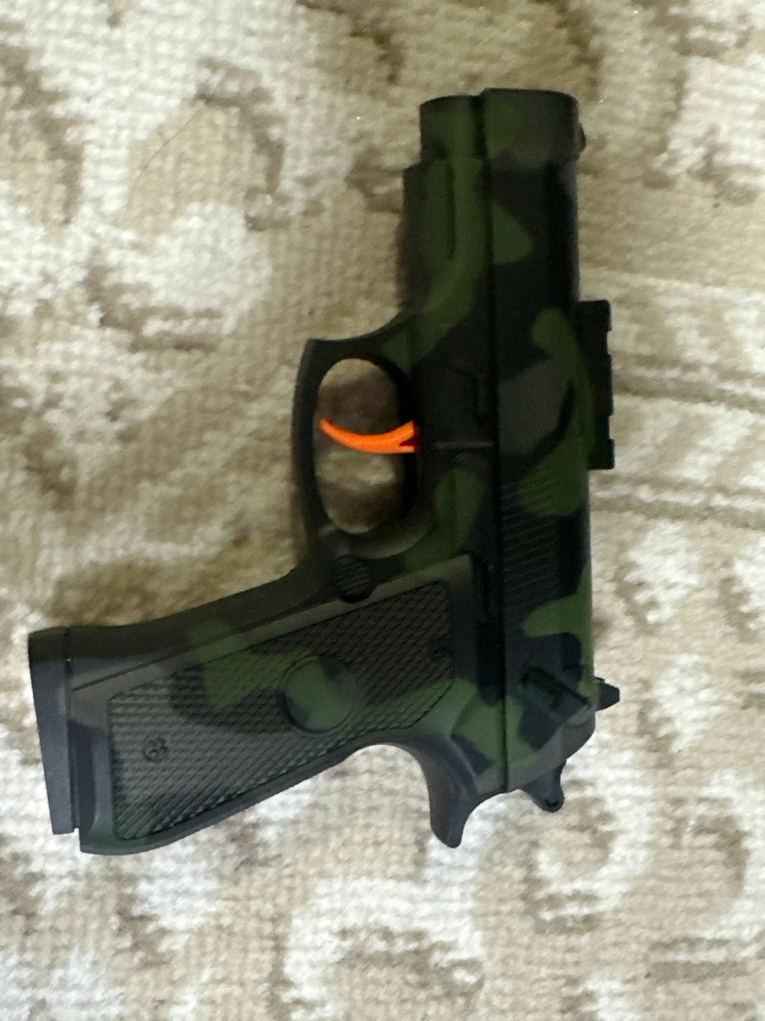 Пневматический пистолет с орбизами, Glock, автомат М416, винтовка