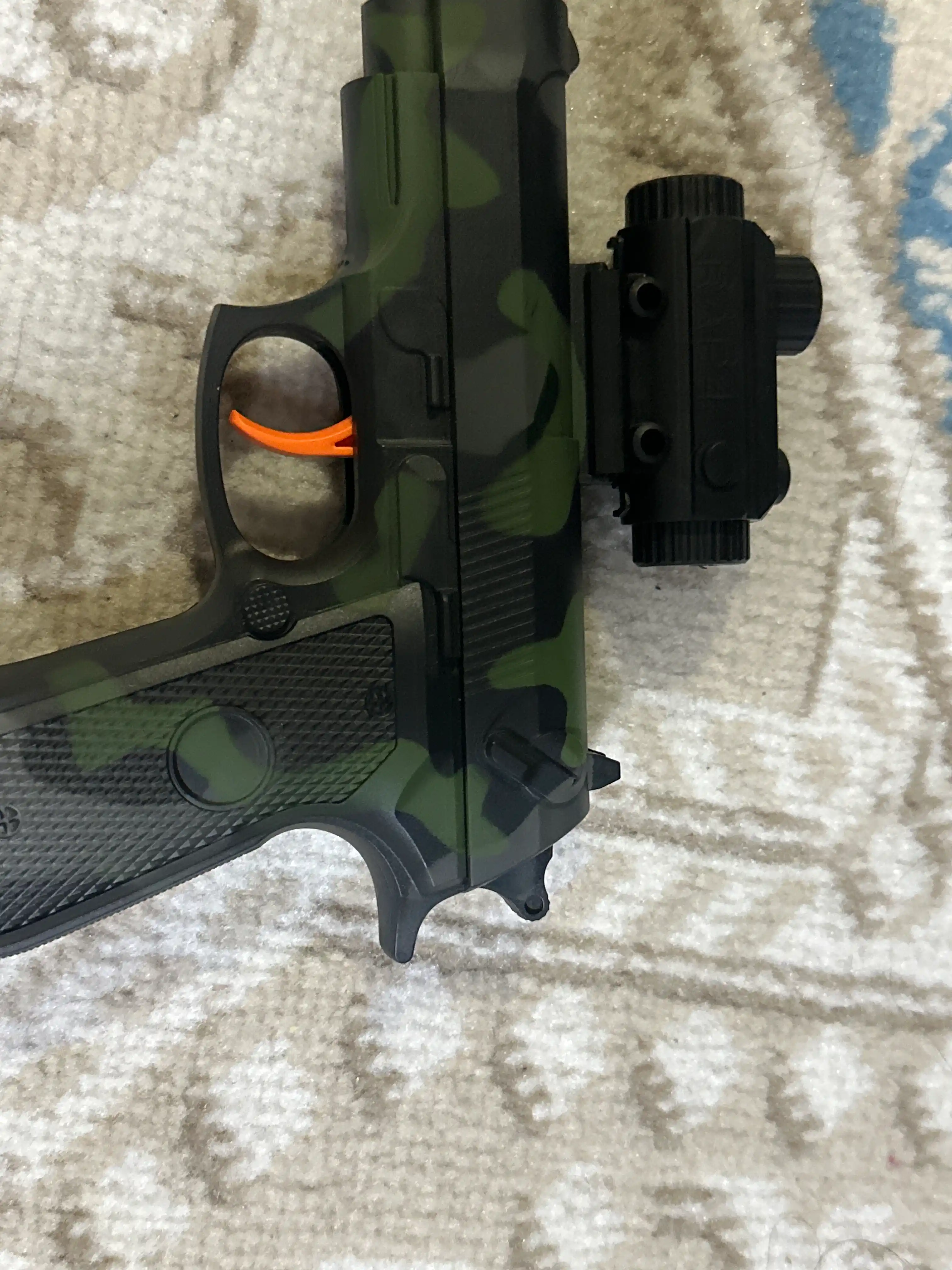 Пневматический пистолет с орбизами, Glock, автомат М416, винтовка