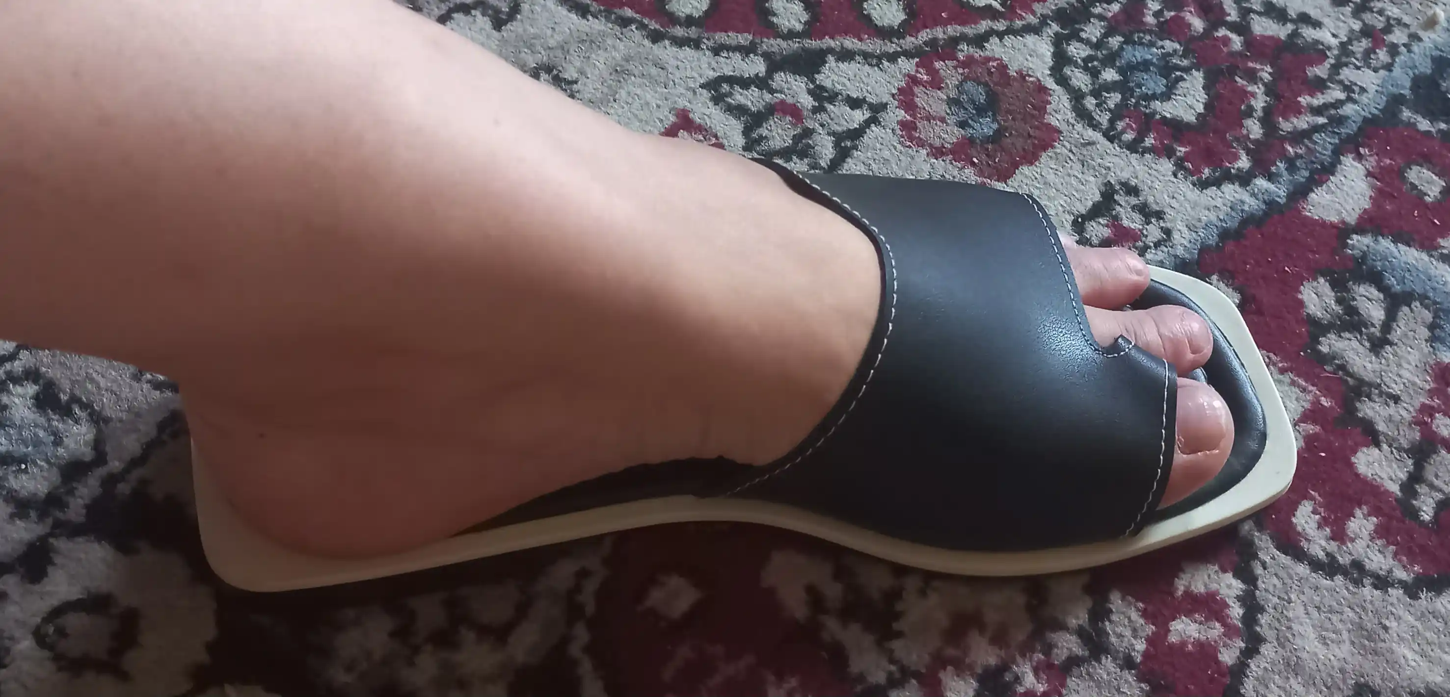 Yorqin yozgi shippaklar