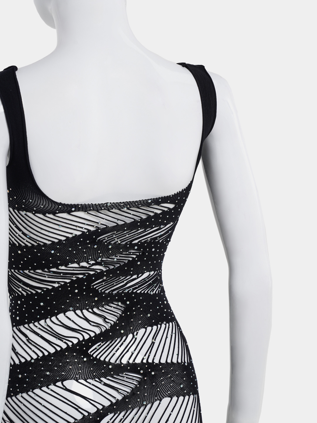 Gola Anna Semenovich sexy kiyimda